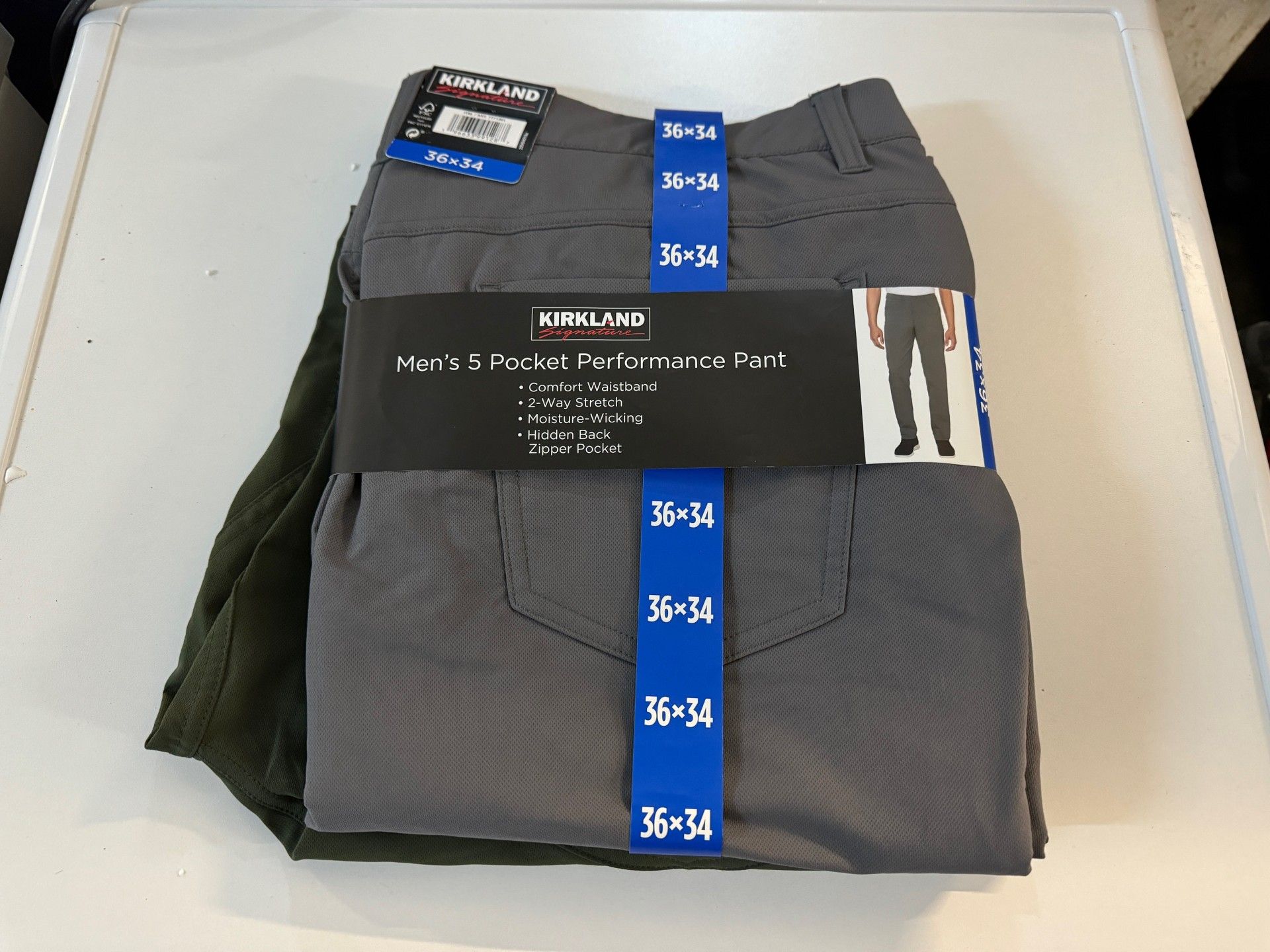 1 BRAND NEW MENS KIRKLAND SIGNATURE MOISTURE WICKING STRETCH PERFOMANCE PANTS IN gray SIZE 36X34 RRP