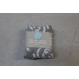 1 BRAND NEW MARTHA STEWART 2 PACK WHITE & GREY HAND TOWEL SET RRP Â£19