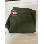 1 BRAND NEW MENS KIRKLAND SIGNATURE MOISTURE WICKING STRETCH PERFOMANCE PANTS IN OLIVE GREEN SIZE