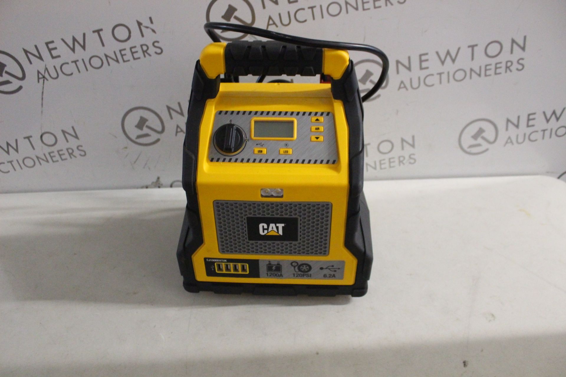 1 CAT 1200AMP JUMP STARTER, PORTABLE USB CHARGER AND AIR COMPRESSOR RRP Â£99.99