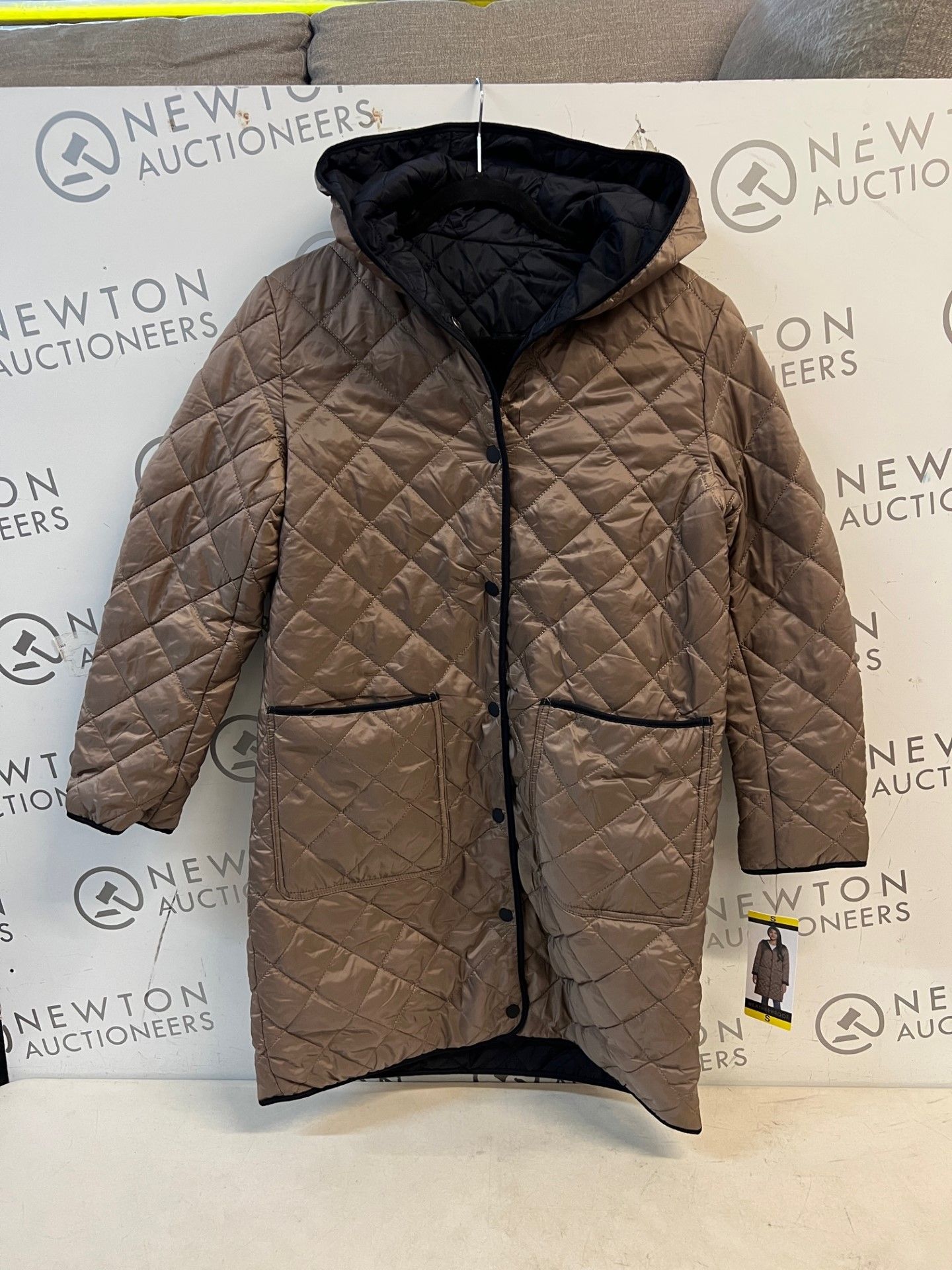 1 BRAND NEW LADIES WEATHERPROOF REVERSIBLE QUILTED LONG JACKET IN TAUPE/NAVY SIZE S RRP Â£59