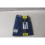 1 BRAND NEW PAIR OF KIRKLAND SIGNATURE STRAIGHT FIT JEANS SIZE 32X30