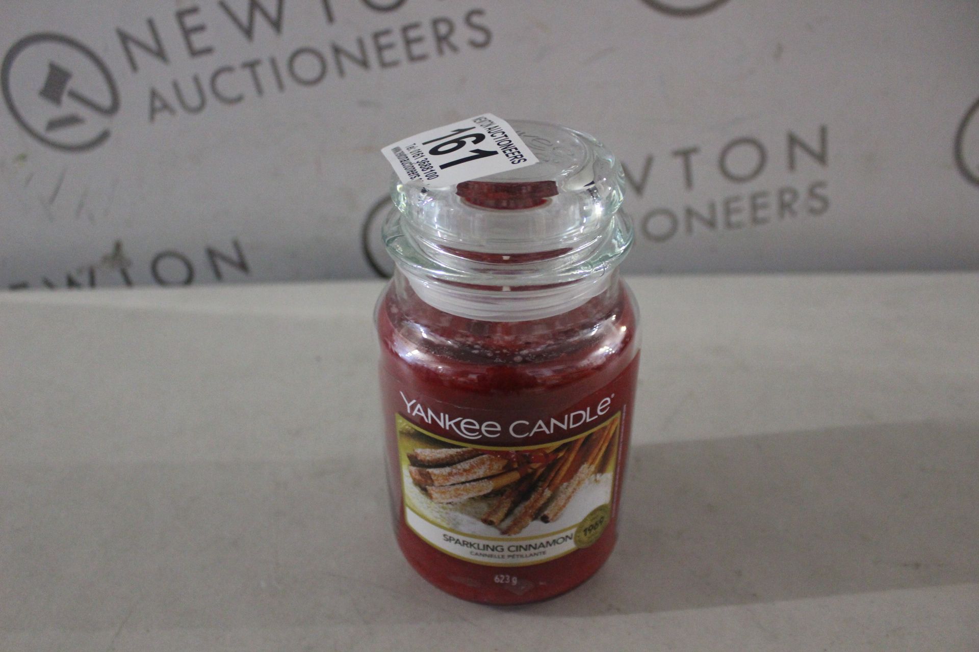 1 YANKEE CANDLE SPARKLING CINAMON SCENTED CANDLE WITH GLASS JAR RRP Â£29.99