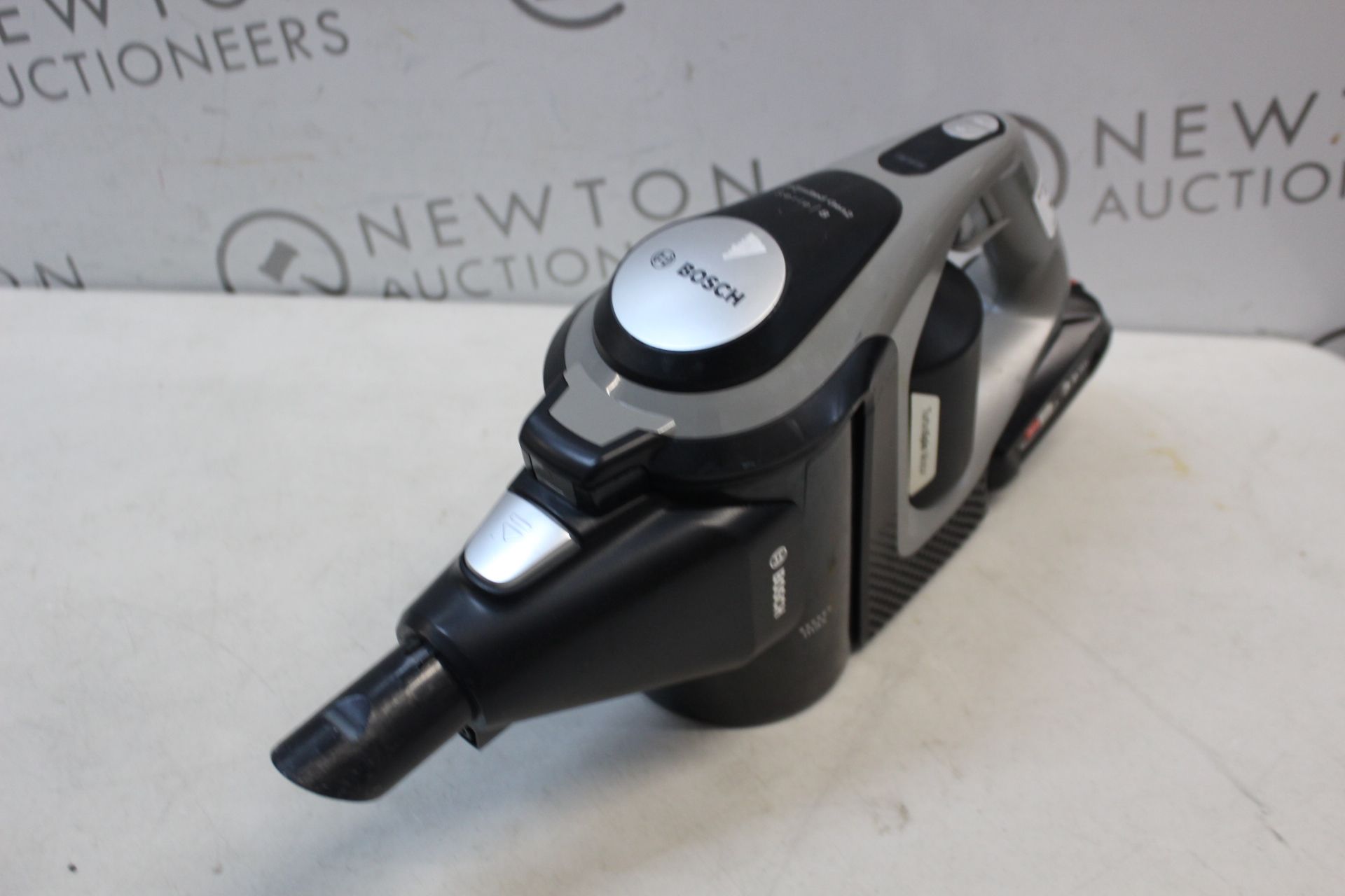 1 BOSCH CORDLESS BAGLESS VACUUM RRP Â£199