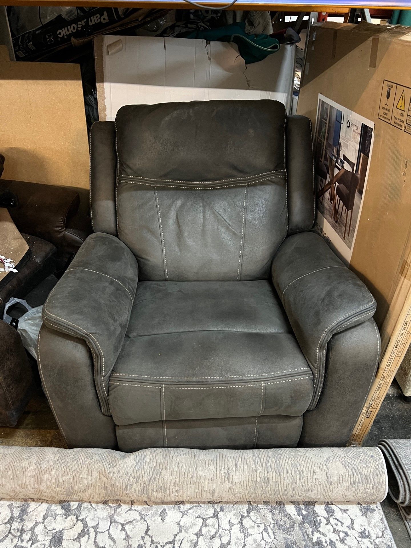 1 NASHVILLE ARMCHAIR ELECTRIC RECLINER RRP Â£549