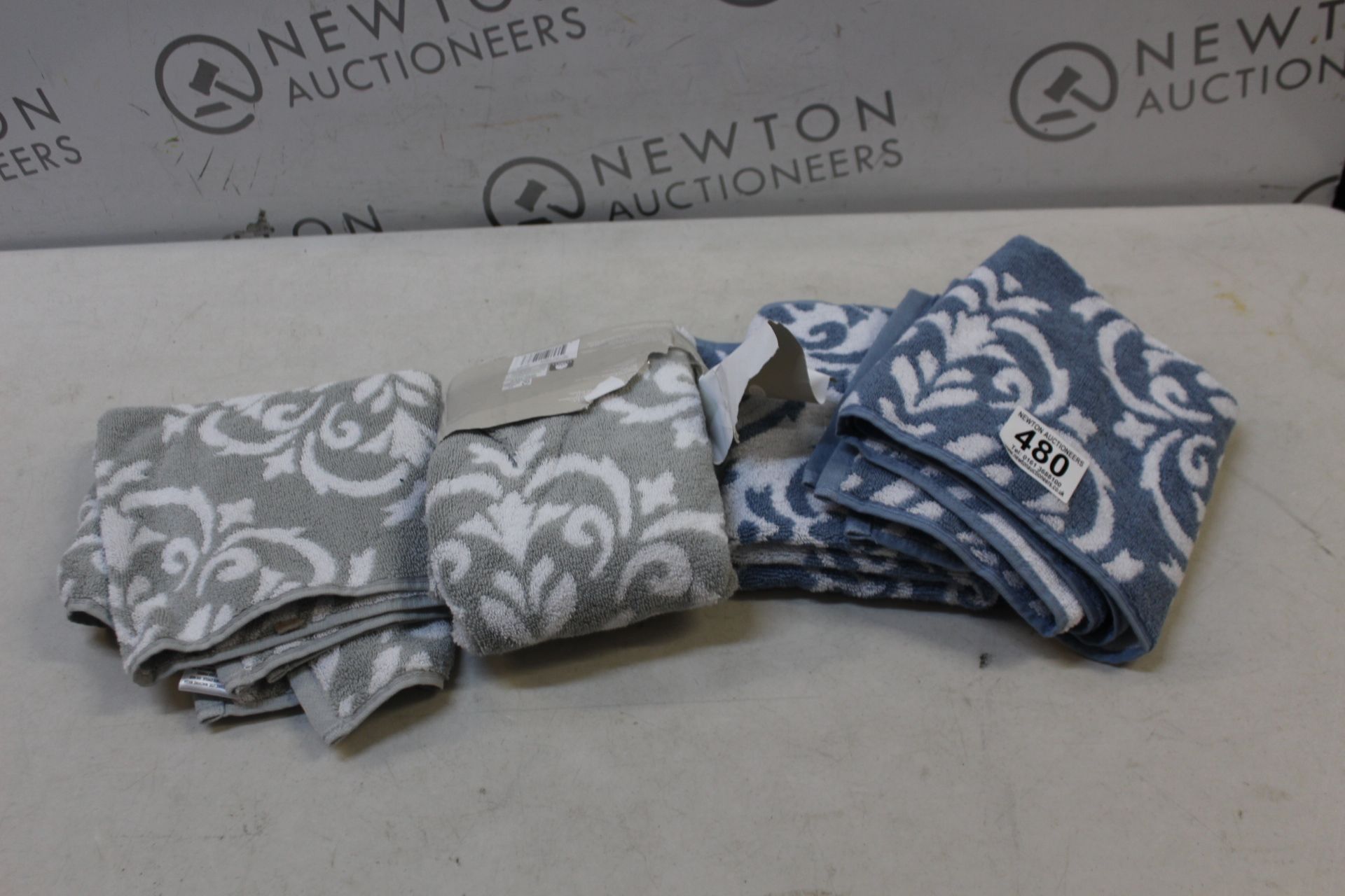 1 SET OF MARTHA STEWART 4 HAND TOWELS RRP Â£39.99