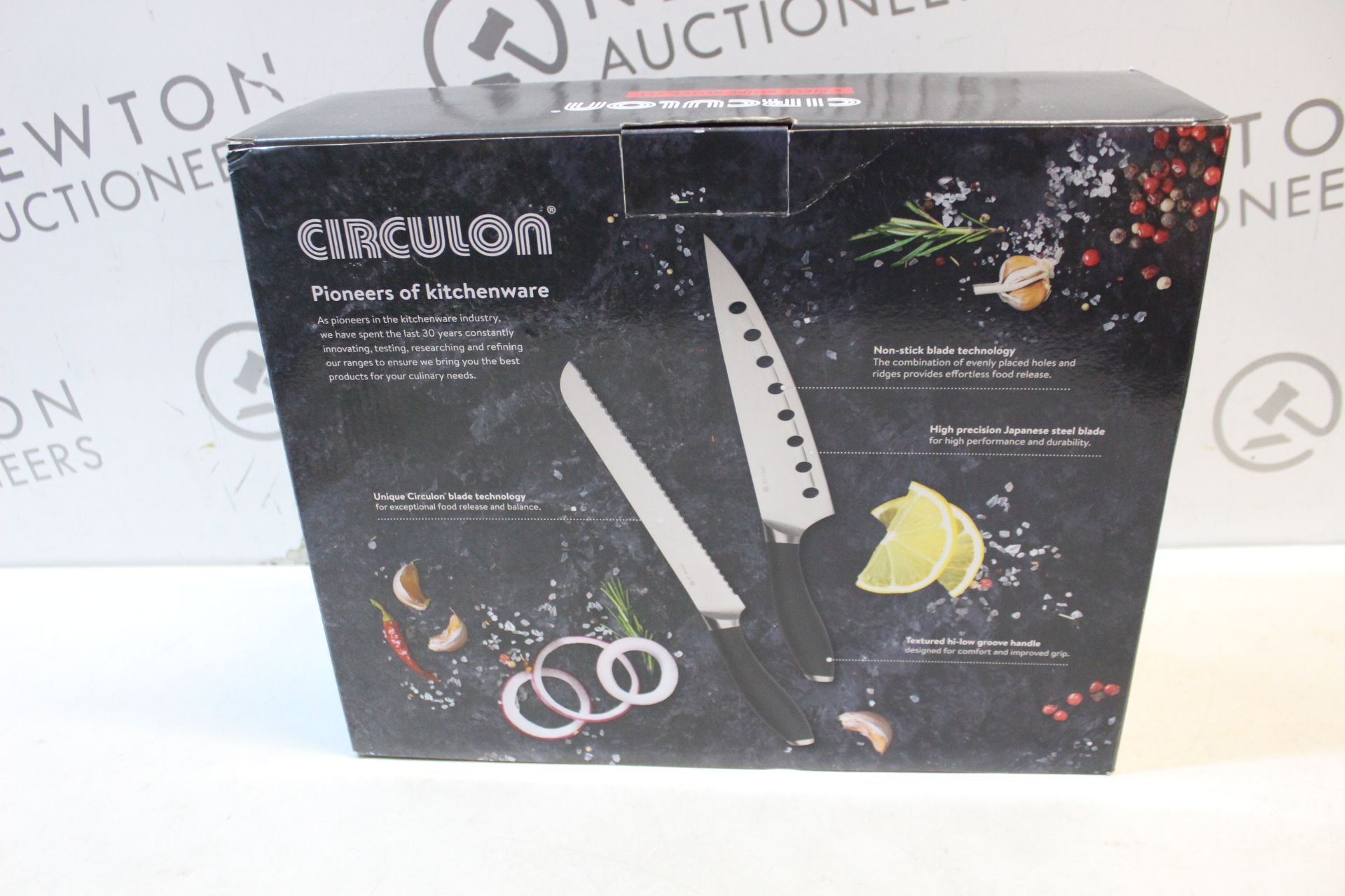 1 BOXED CIRCULON KNIFE SET WITH BLOCK RRP Â£129.99