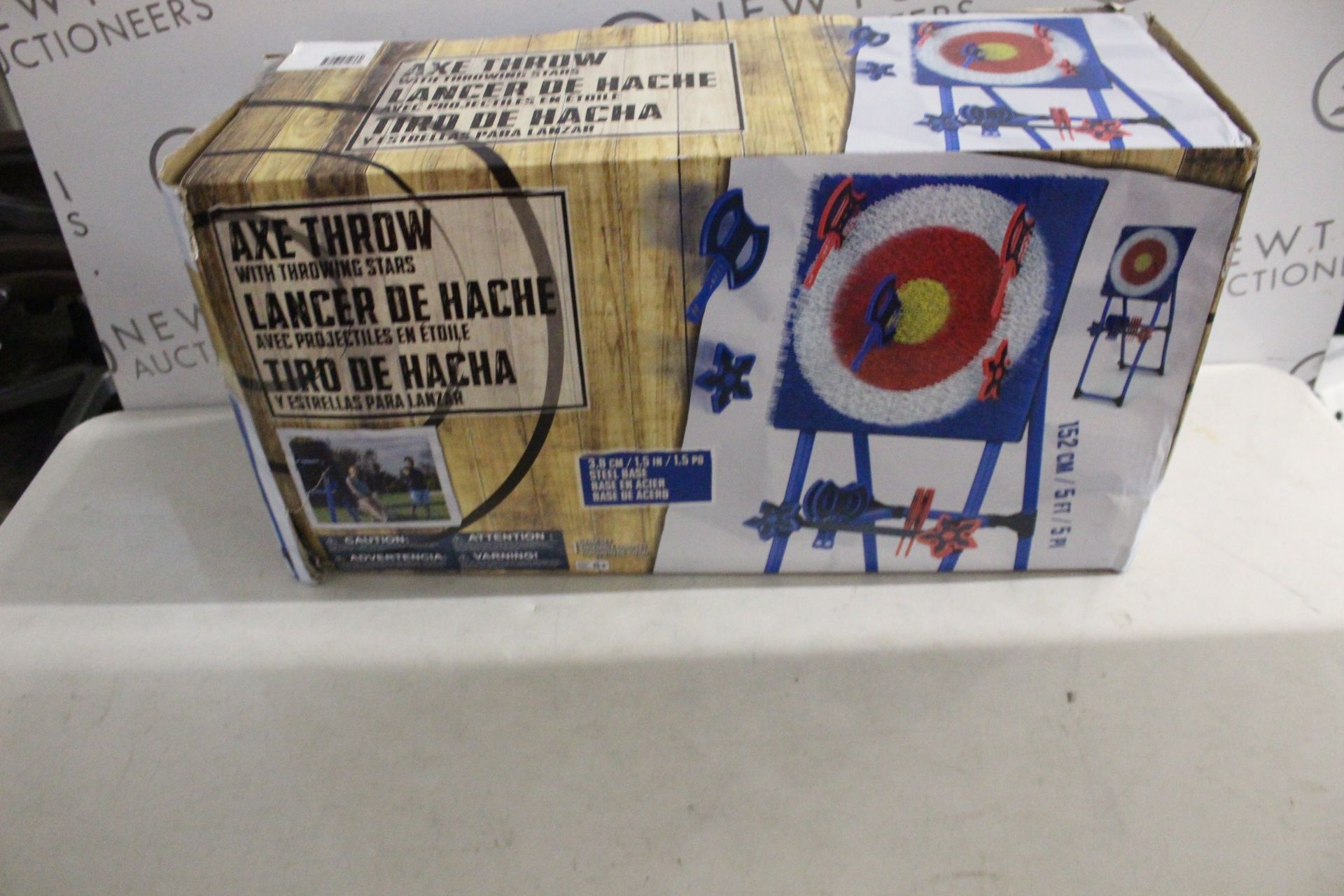 1 BOXED AXE THROW SET WITH THROWING STARS (8+ YEARS) RRP Â£79