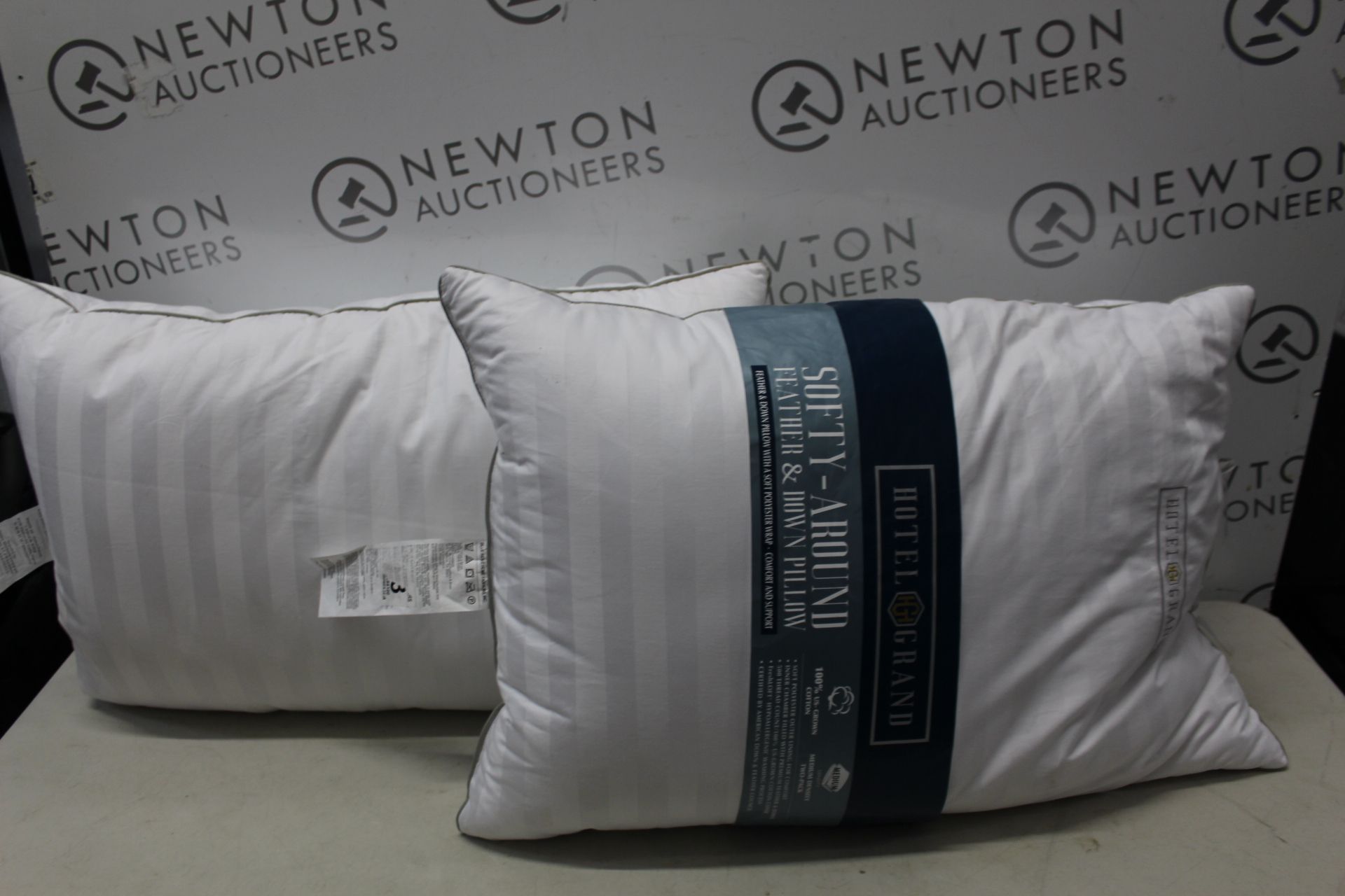 1 SET OF 2 HOTEL GRAND DOUBLE TOP GOOSE FEATHER & GOOSE DOWN PILLOWS RRP Â£39.99