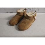 1 KIRKLAND SIGNATURE SHEARLING KIDS BOOT UK SIZE 4 RRP Â£24.99