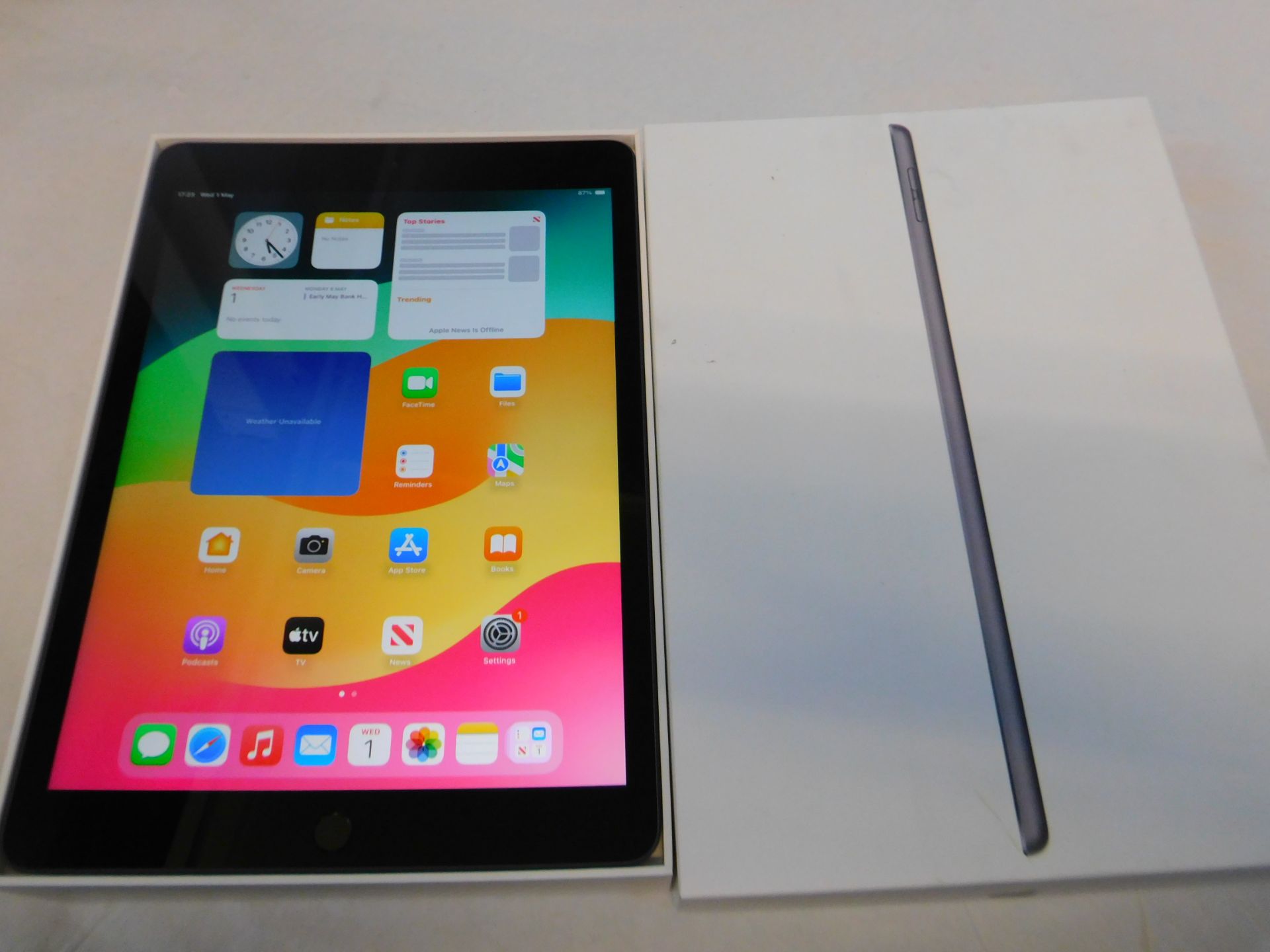 1 BOXED APPLE IPAD (9TH GEN) 64GB SPACE GRAY MODEL MK2K3B/A- A2602 RRP Â£329.99 (APPLE WARRANTY