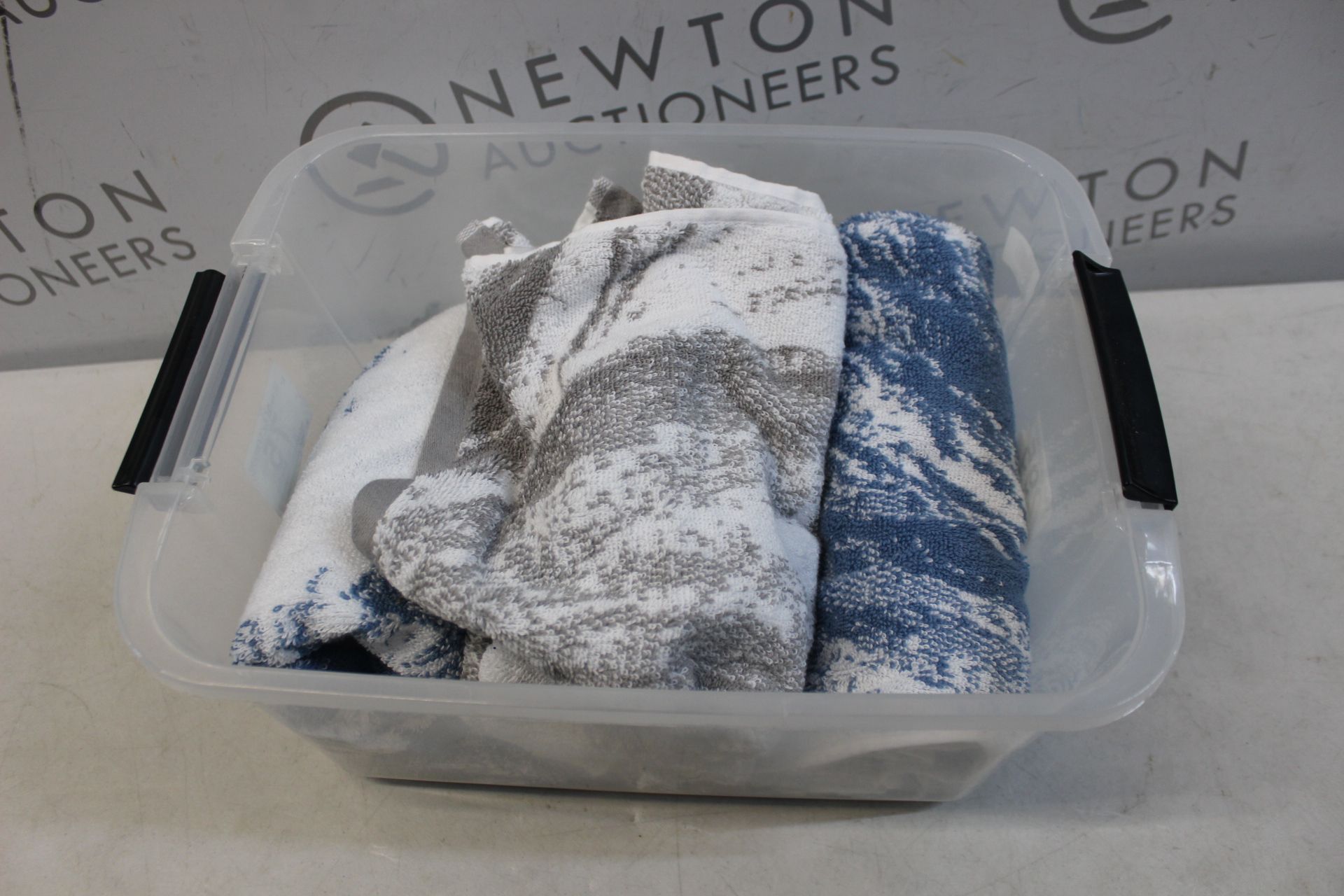 1 SET OF 3 LOFT HAND TOWELS RRP Â£24.99