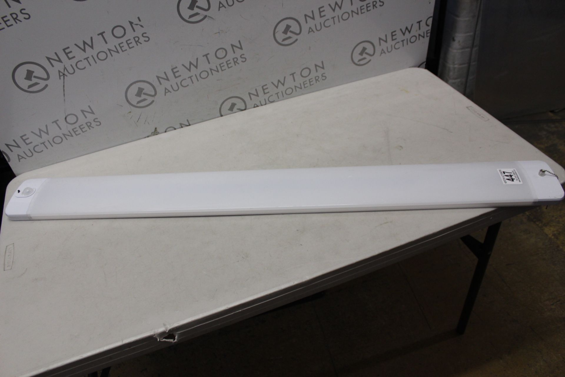 1 FEIT 4FT/ 1.2M SLIM LED SHOP LIGHT RRP Â£39.99