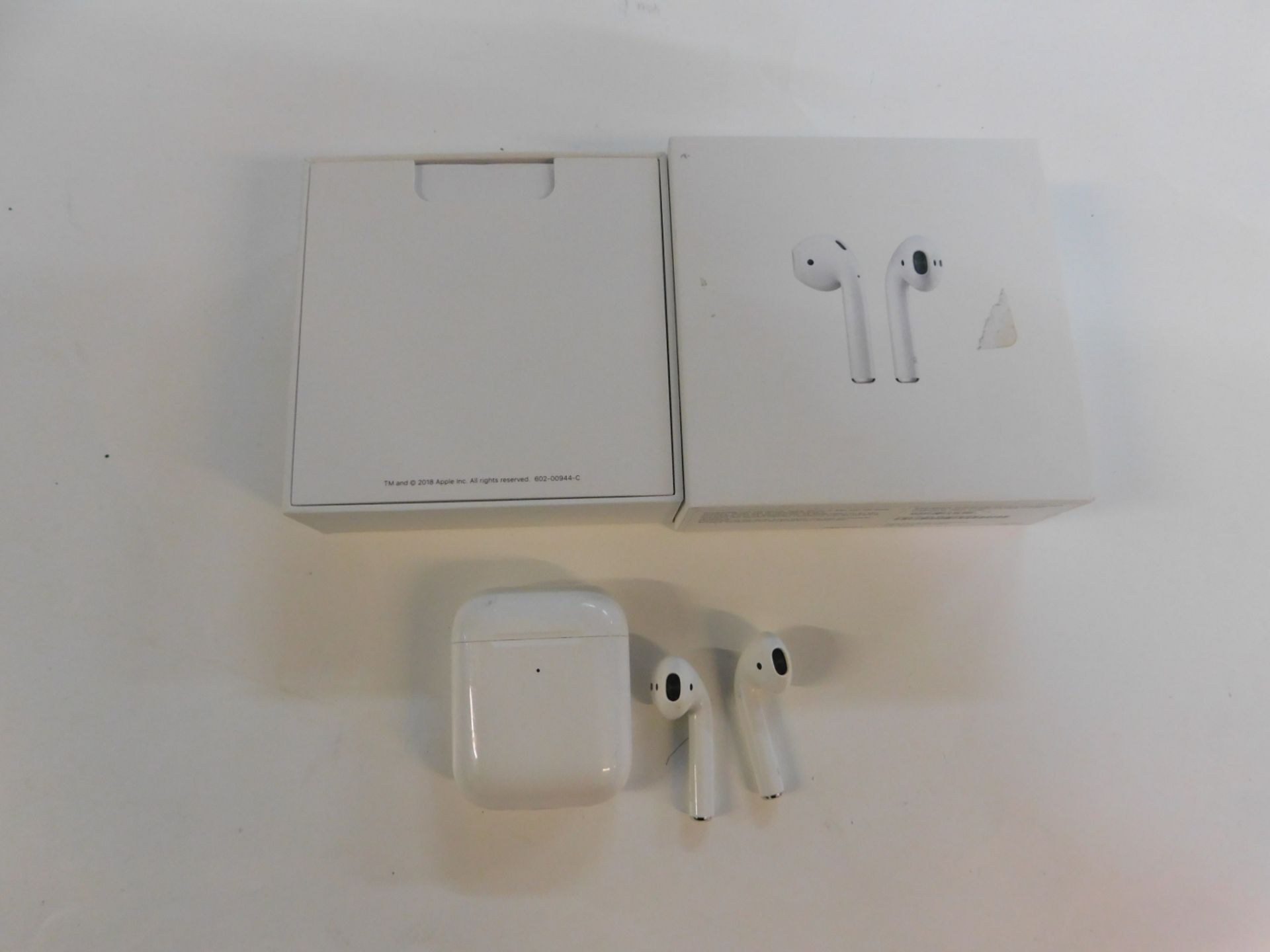 1 BOXED APPLE AIRPODS WITH CHARGING CASE MODEL MV7N2ZM/A RRP Â£139.99 (POWER ON WORKING)