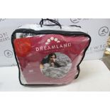 1 BAGGED DREAMLAND RELAXWELL DELUXE FAUX FUR HEATED THROW RRP Â£89.99