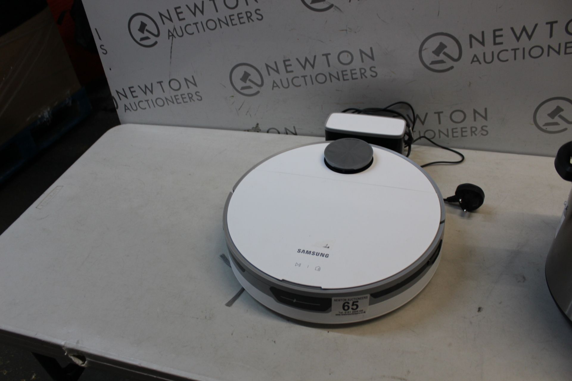 1 SAMSUNG JET BOT ROBOTIC VACUUM CLEANER, VR30T80313W/EU RRP Â£369.99