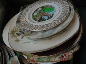 Mixed box of dining plates,