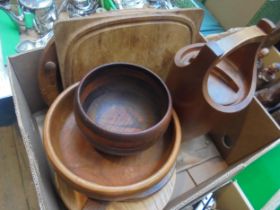Box containing a number of wooden kitchenalia incl.