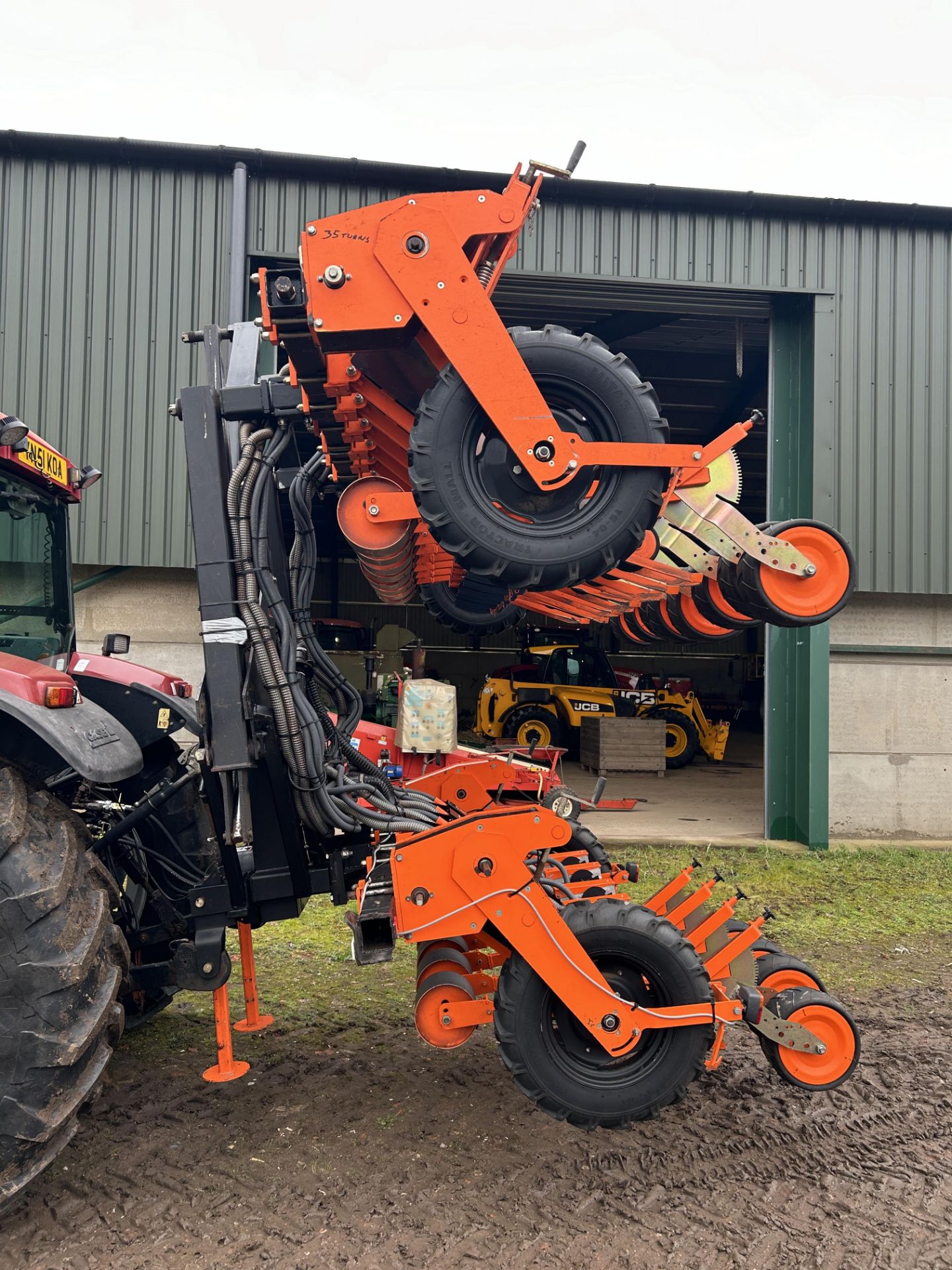 STANHAY WEBB 12 ROW FOLDING STAR DRILL, 3 BED MACHINE, WITH CARROT DISCS (2006) - Image 5 of 7