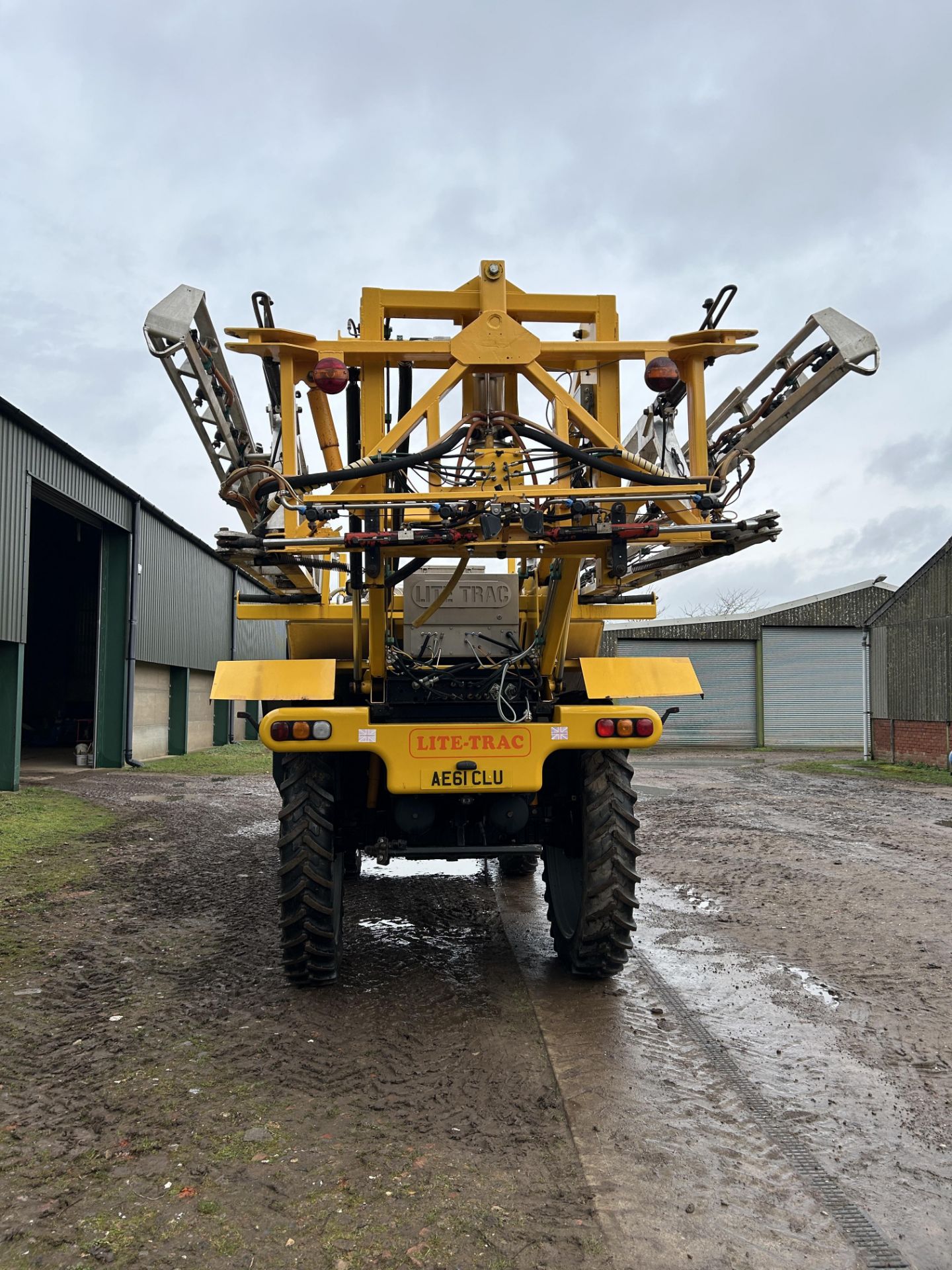 LITE-TRAC SS2400 SELF-PROPELLED CROP SPRAYER (2011), 24M BOOM, 10 SECTION, 4500 LITRE, - Bild 2 aus 13