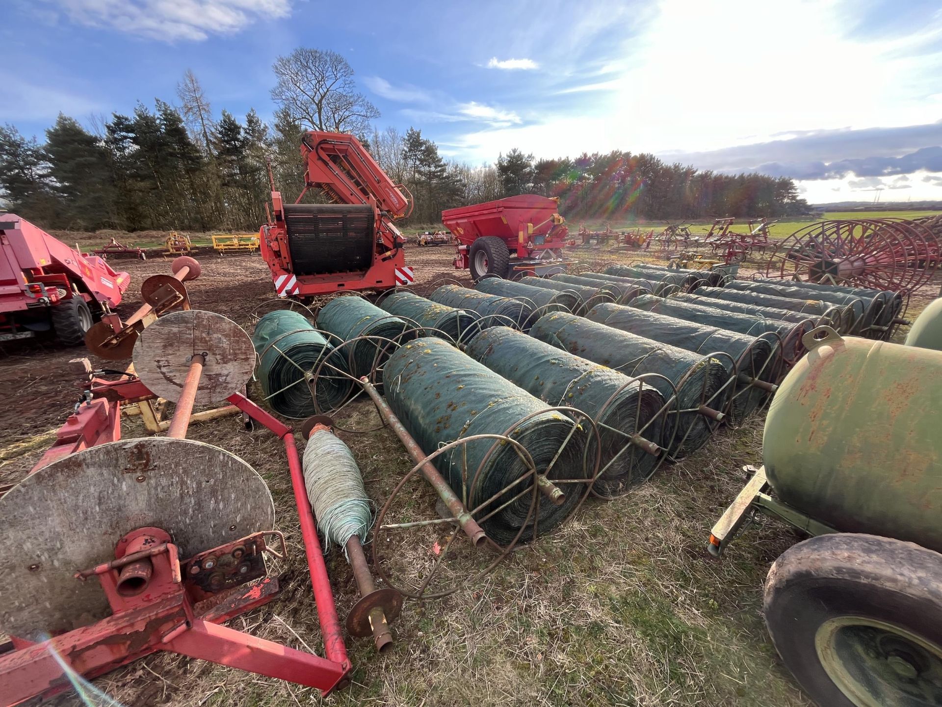 SHADE NETTING EQUIPMENT - 19 ROLLS (1000M APPROX) AND LAYOUT AND RETRIVE MACHINE