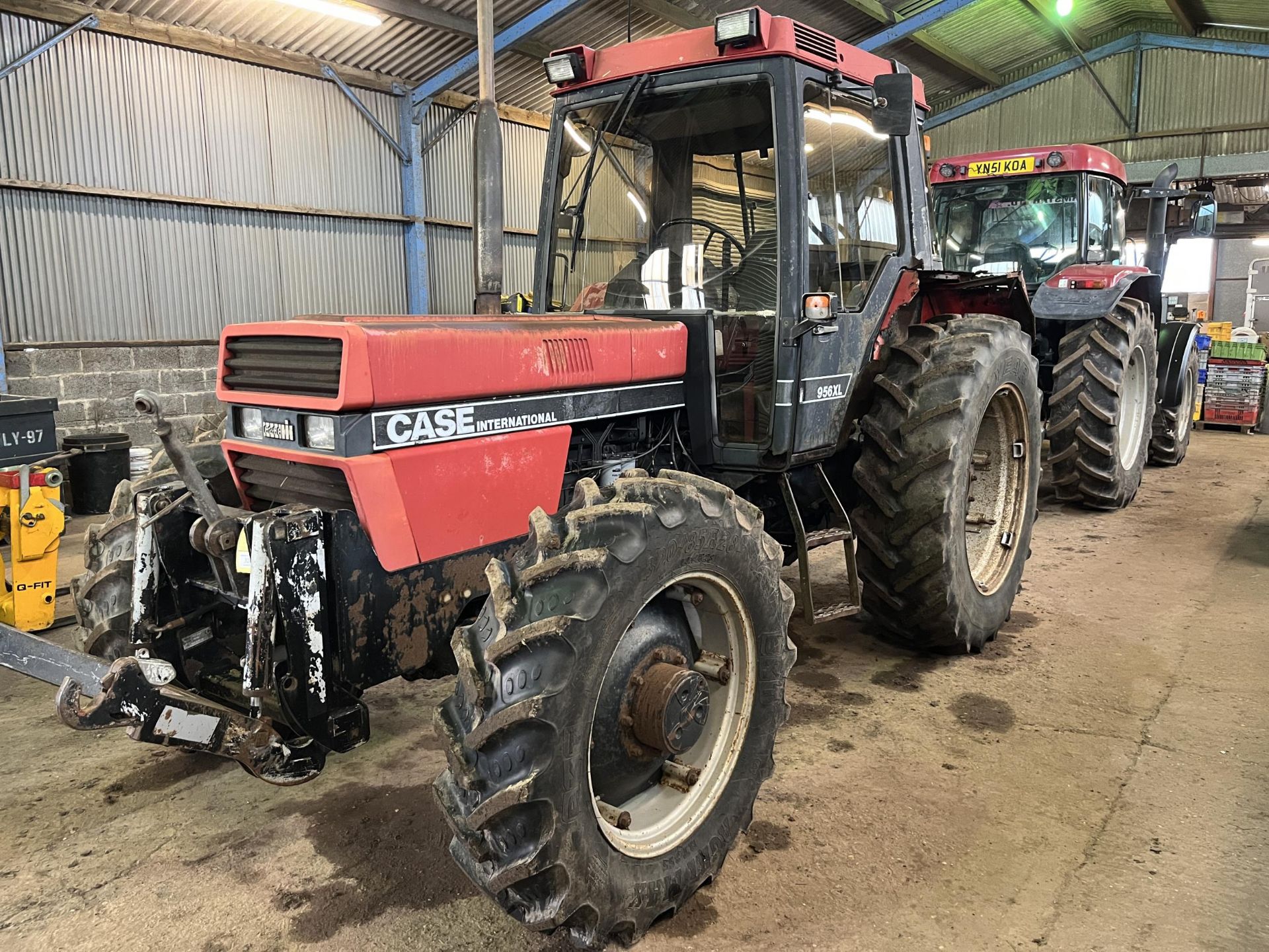 CASE 956XL IH TRACTOR, (1988), 4WD, HRS UNKNOWN (SHOWING 2832), REG NO F101 JVL (MANUAL IN OFFICE)