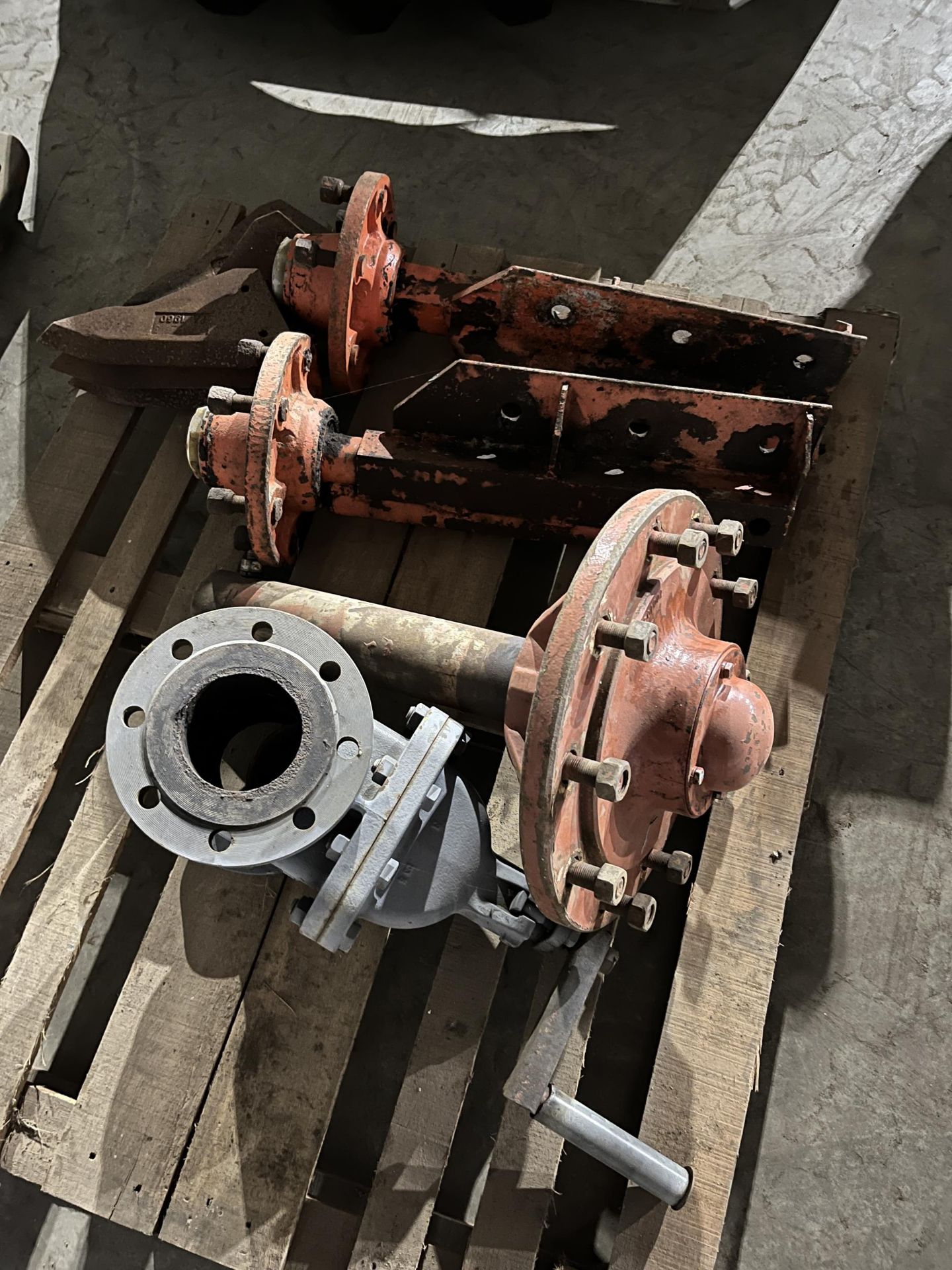 SELECTION OF AXLES