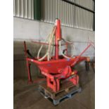 KUHN FERTILISER SPREADER TWIN DISC MDS701 WITH AUGER DISTRIBUTOR