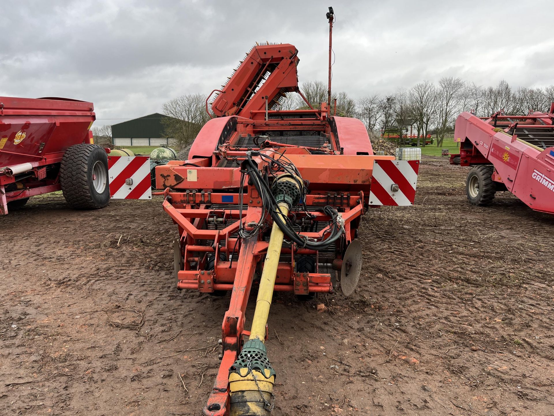 GRIMME GZ1700 DL1 HARVESTER WITH HYDRAULIC WHEEL DRIVE, L/H LEVELLING, 2ND AGITATOR (2000) - Bild 2 aus 12