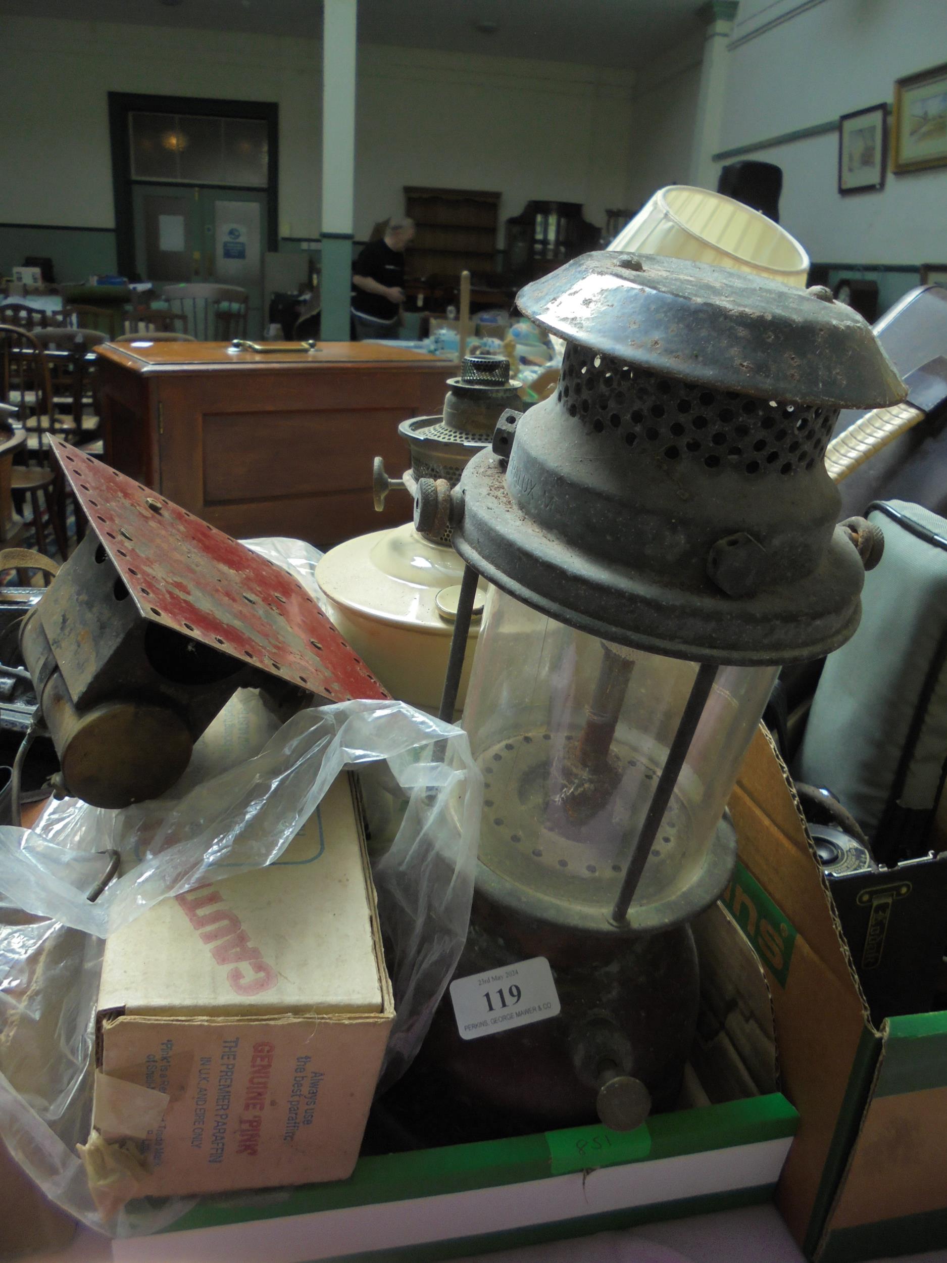 2 old oil lamps with accessories and part model steam engine