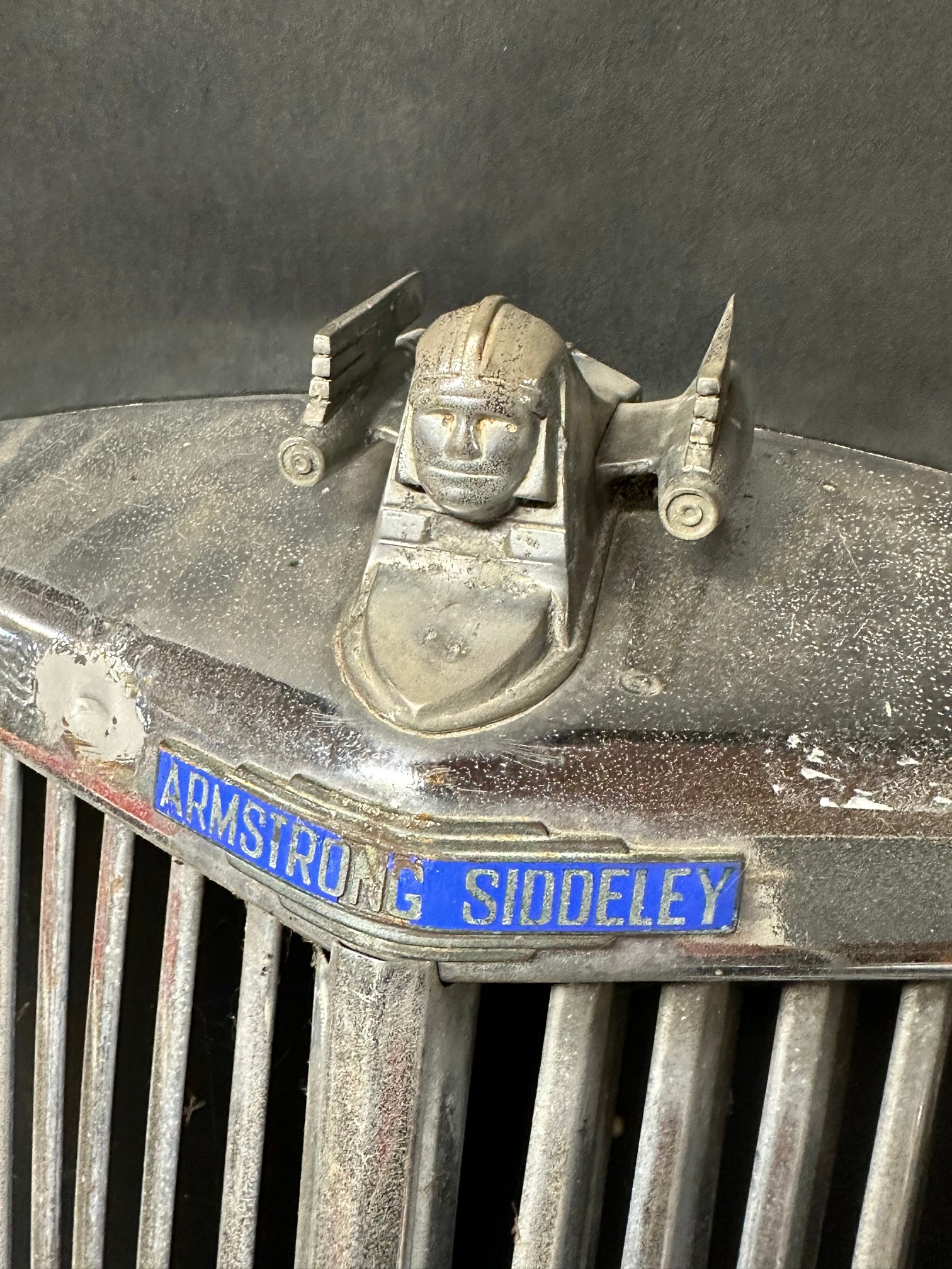 An Armstrong Siddeley radiator grille. - Image 4 of 4