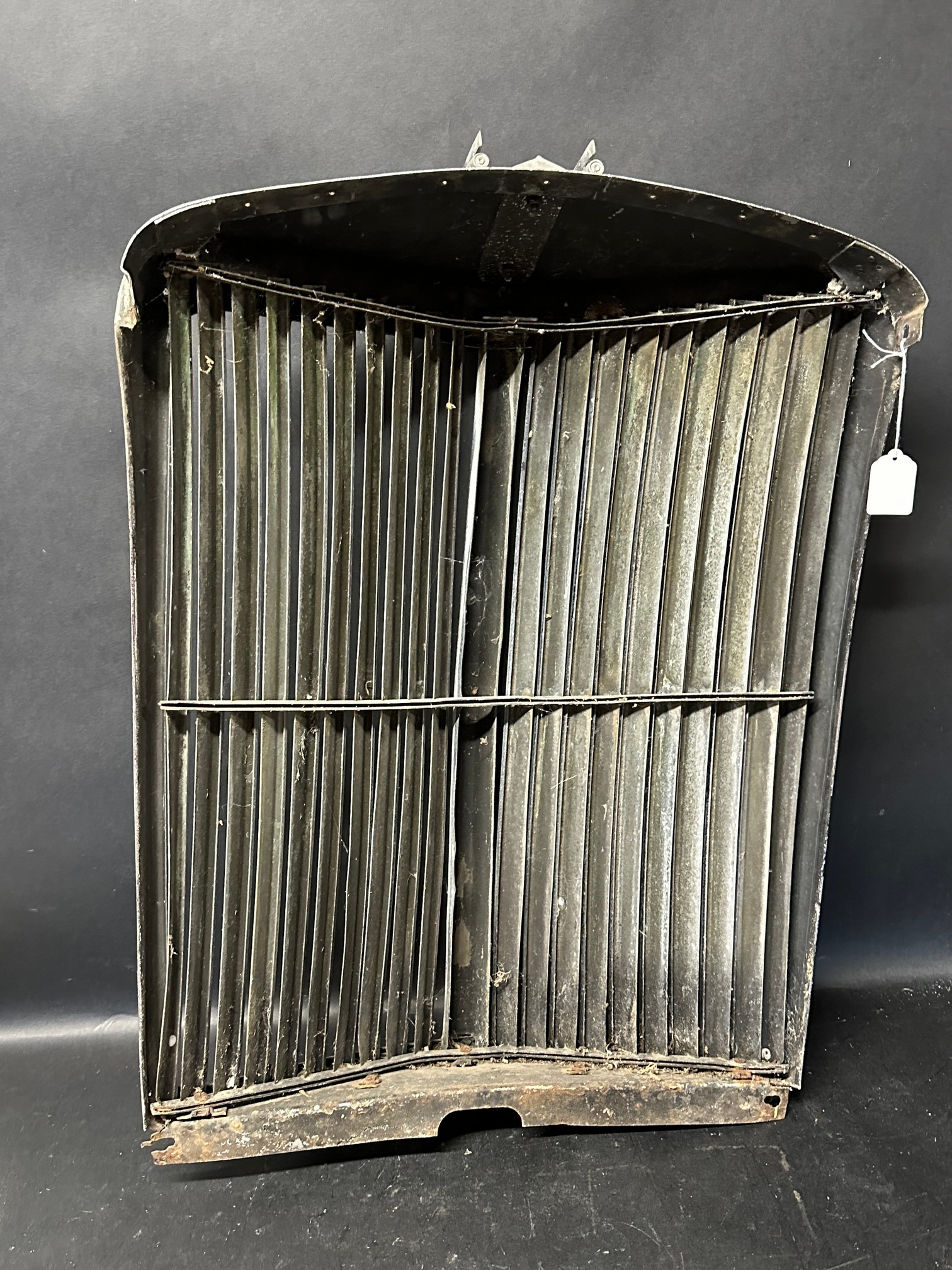 An Armstrong Siddeley radiator grille. - Image 2 of 4