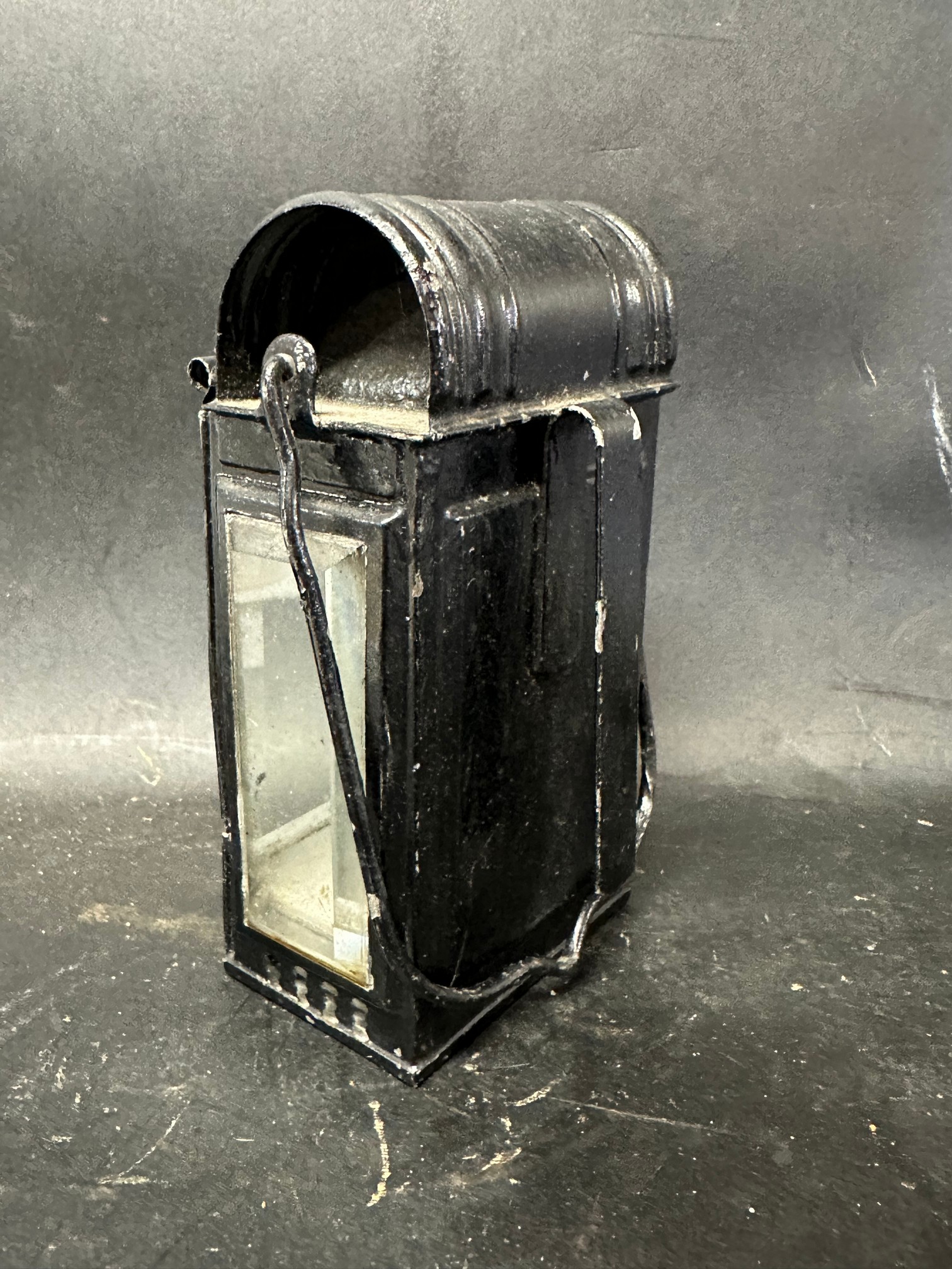 A c.1930s carry lamp. - Image 2 of 3