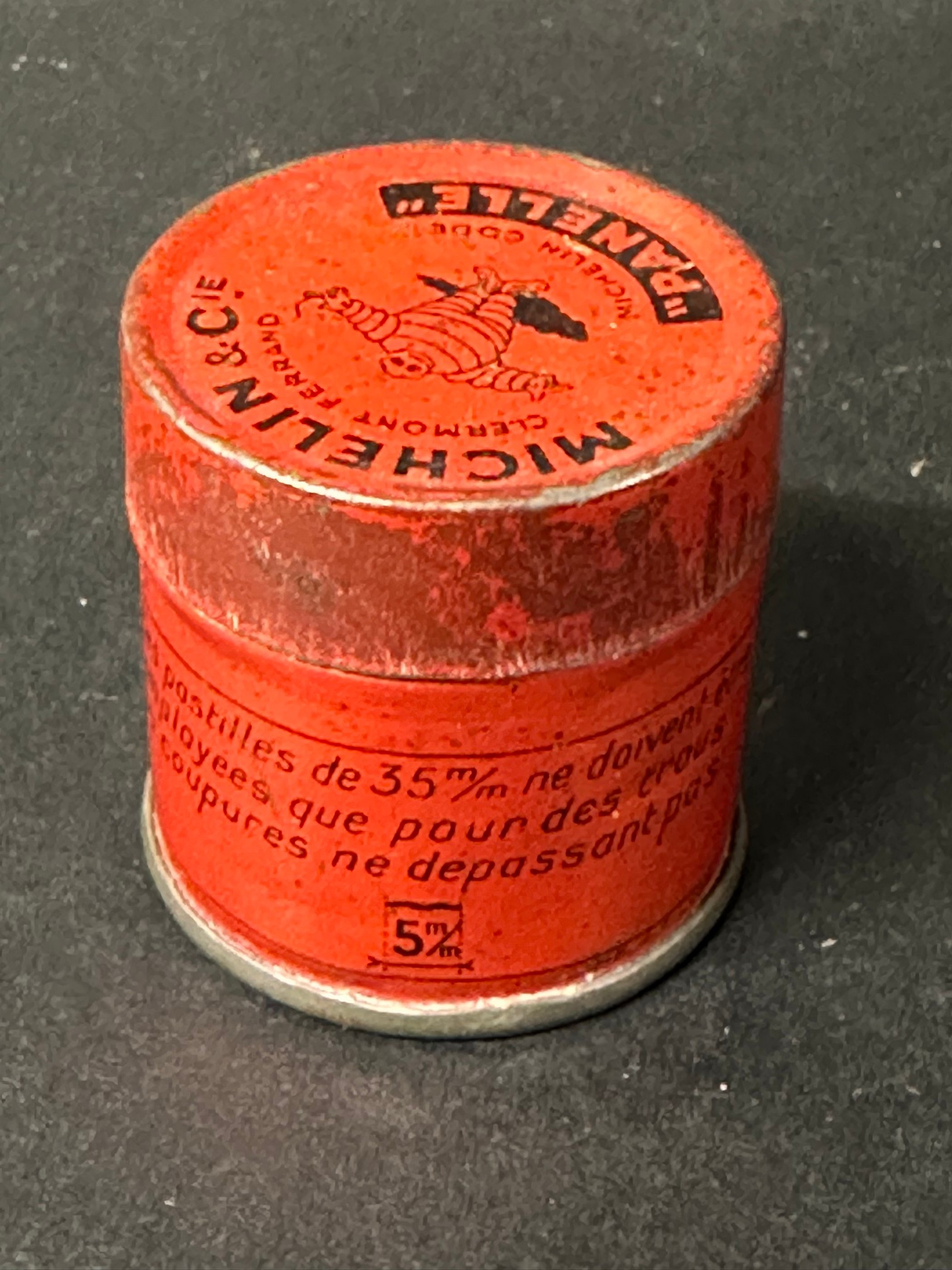 A Michelin & Cie "Panelle" miniature cylindrical tin for 12 Auto Valcanisantes Pastilles, 1 1/2" - Image 4 of 6