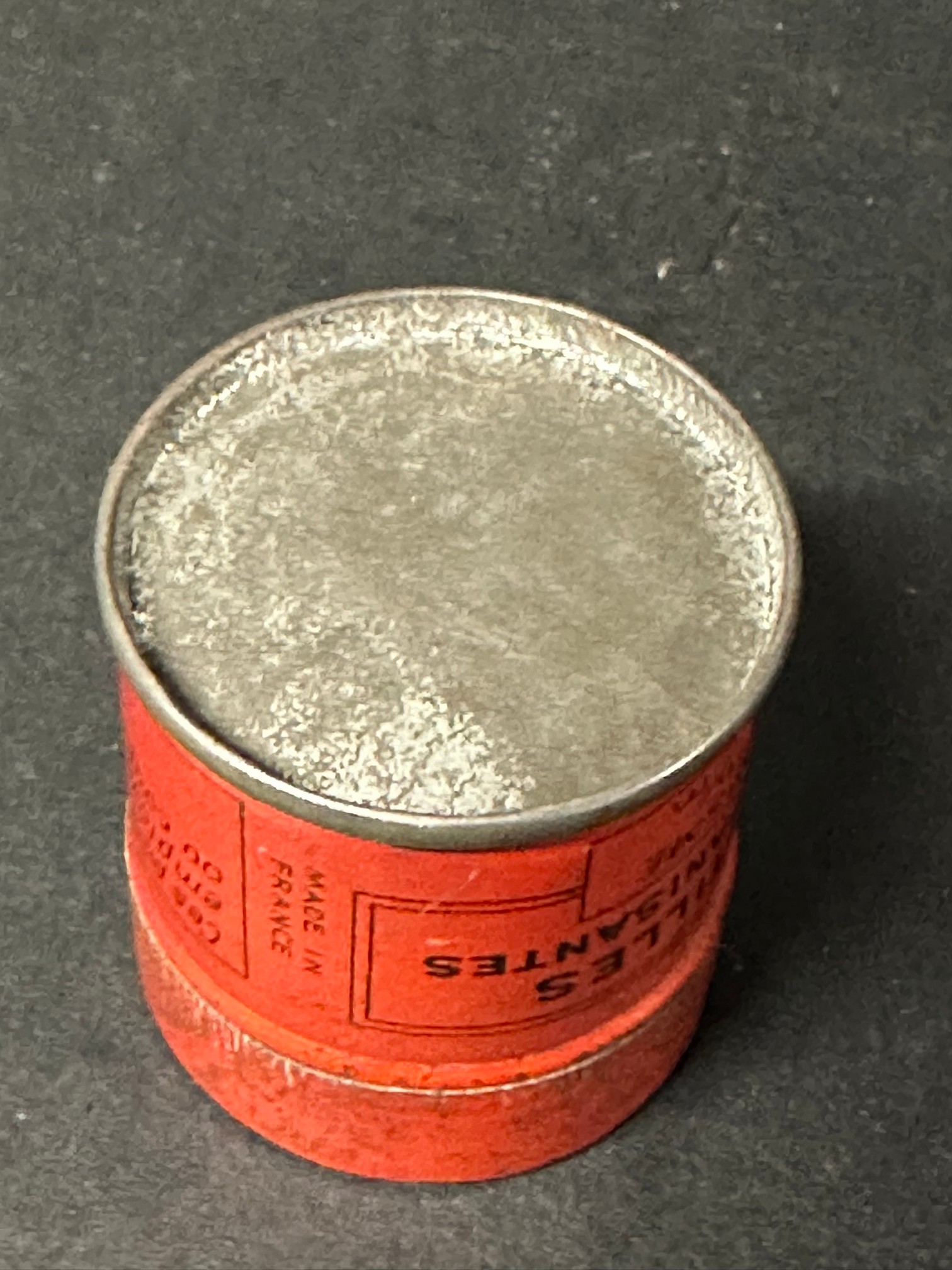 A Michelin & Cie "Panelle" miniature cylindrical tin for 12 Auto Valcanisantes Pastilles, 1 1/2" - Image 6 of 6