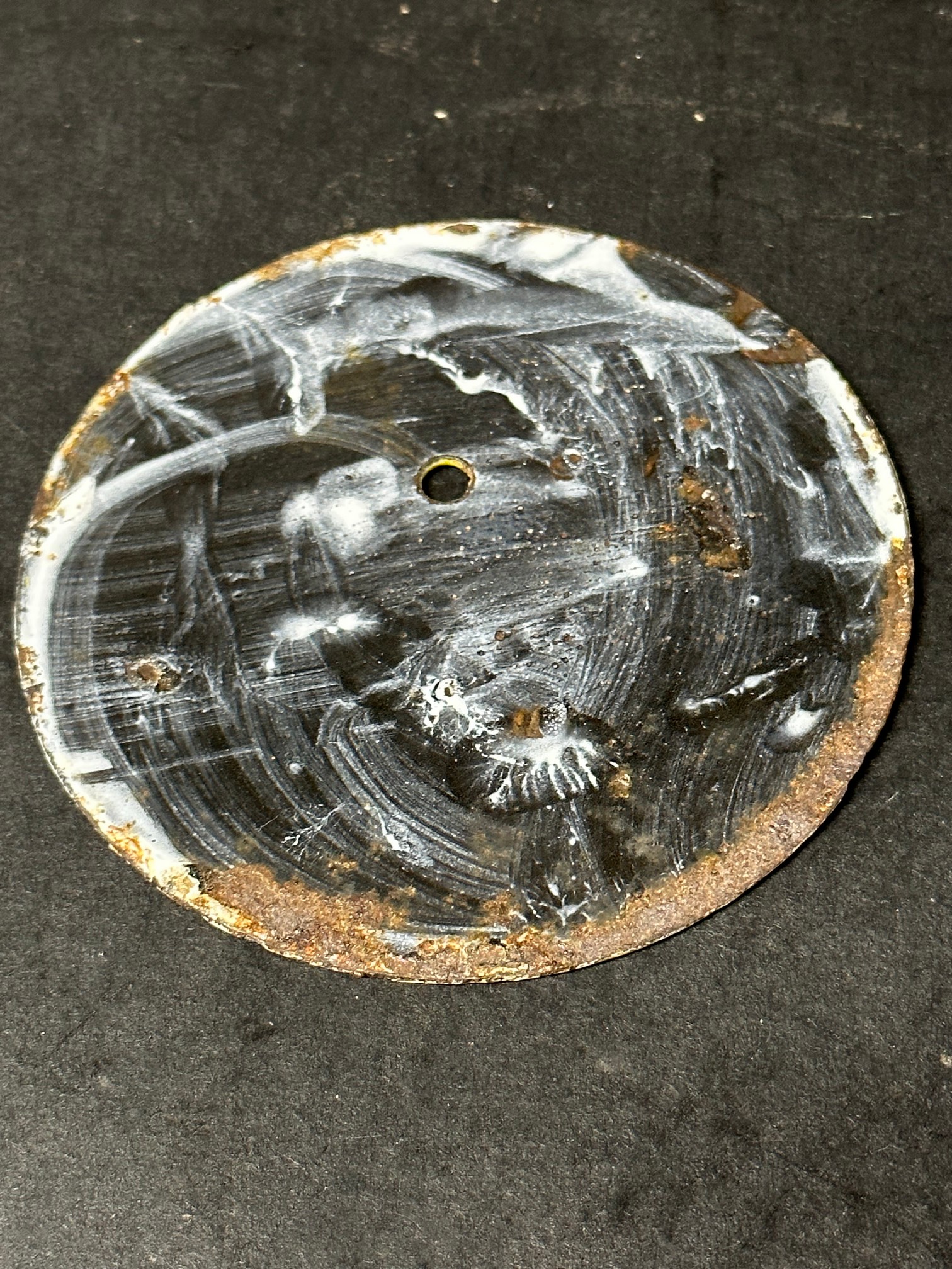 A 1920s Shell 'Lensbury' circular enamel car badge, 4" diameter. - Image 2 of 2