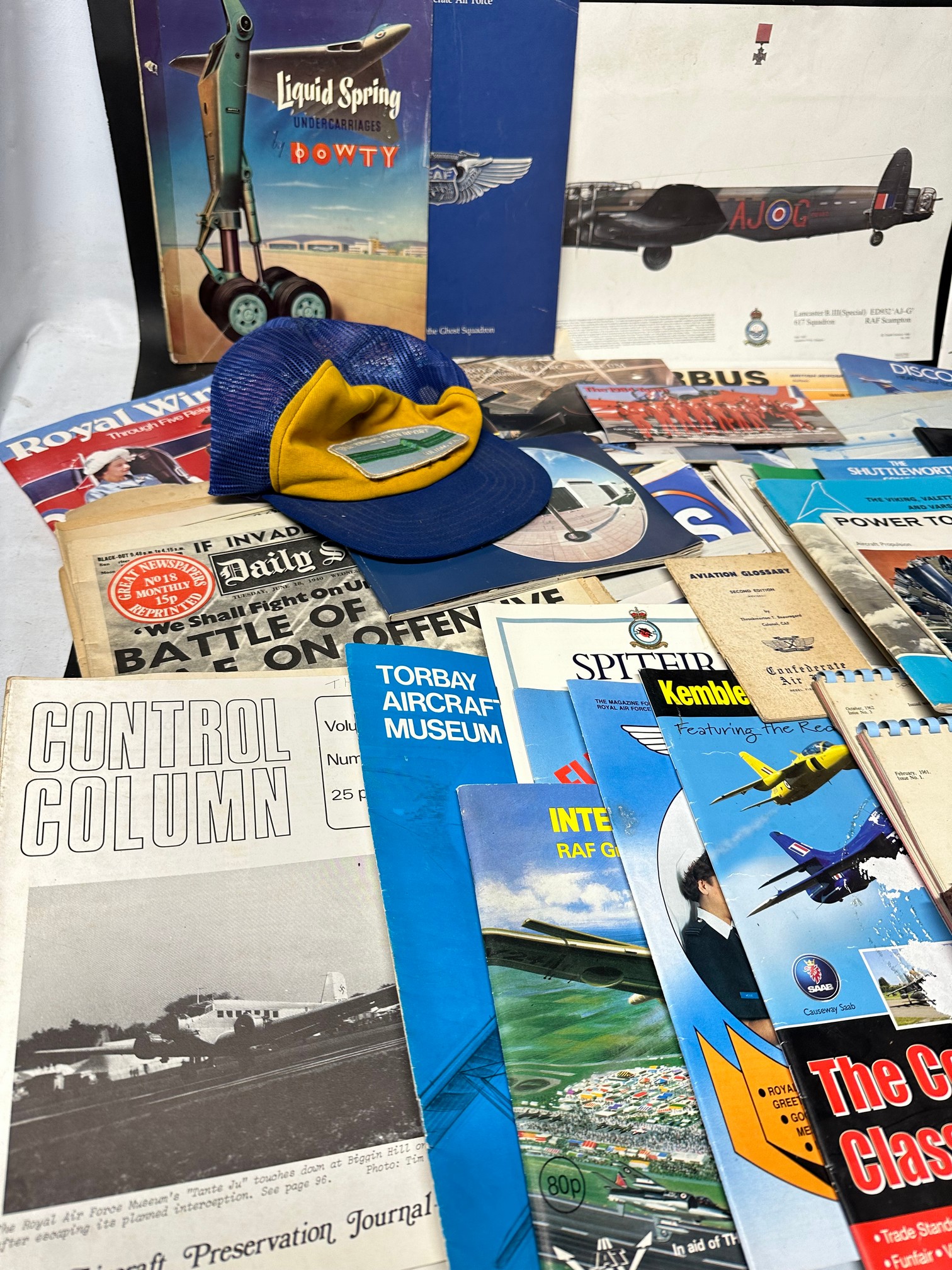 A collection of aviation aeronautical related posters, pilot notes, volumes, log cover, brochures, - Image 2 of 6