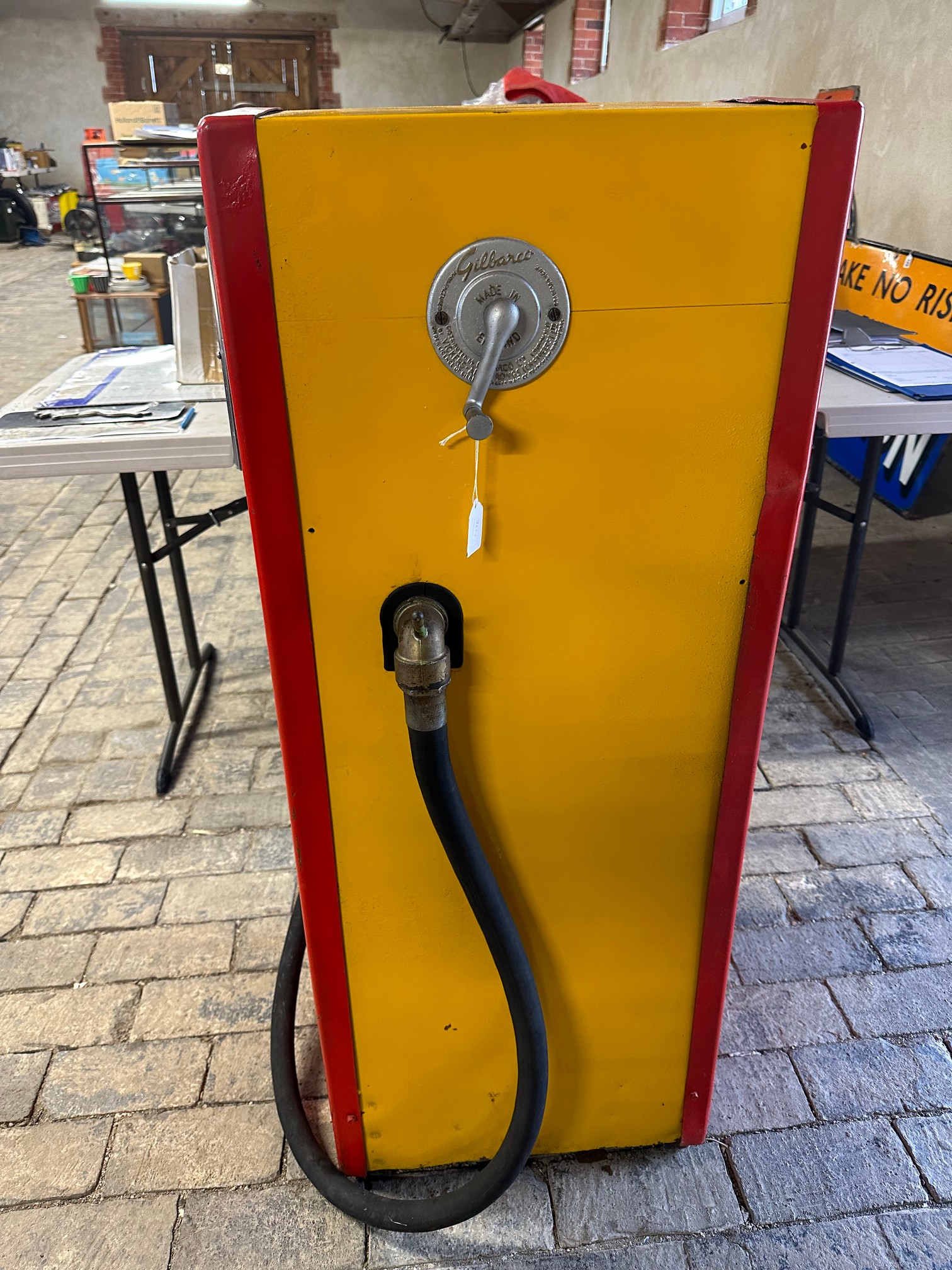 A small Gilbarco yard tube fuel pump with Shell livery, 45" x 25" (inc hose) 23 1/2" (excl hose). - Image 2 of 5
