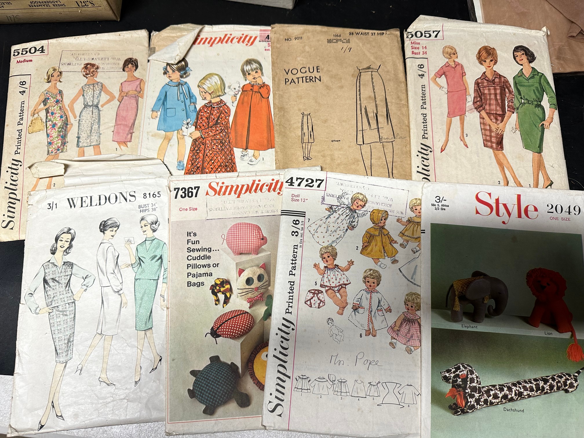 A selection of sewing patterns, nylons/stockings in original packaging, Sylko packaging etc. - Image 9 of 10