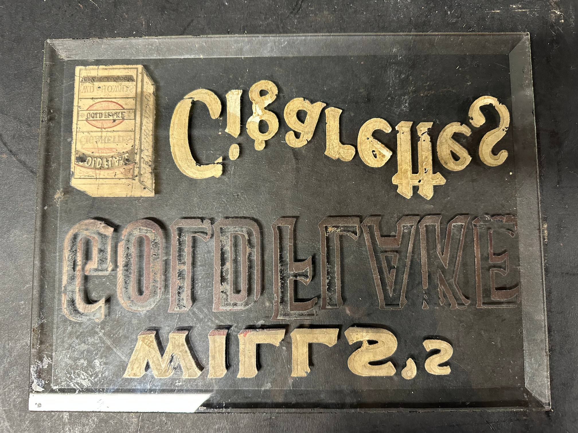 A Wills's Gold Flake Cigarettes bevel-edged reverse printed glass advertising piece, 12 x 9". - Image 7 of 8