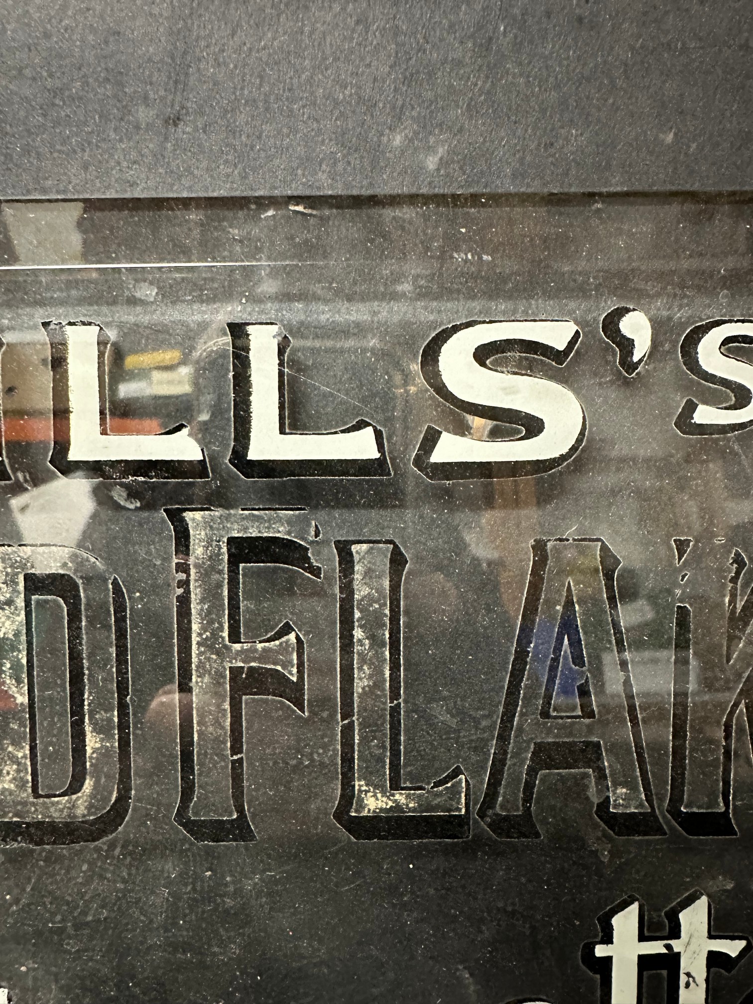 A Wills's Gold Flake Cigarettes bevel-edged reverse printed glass advertising piece, 12 x 9". - Image 3 of 8