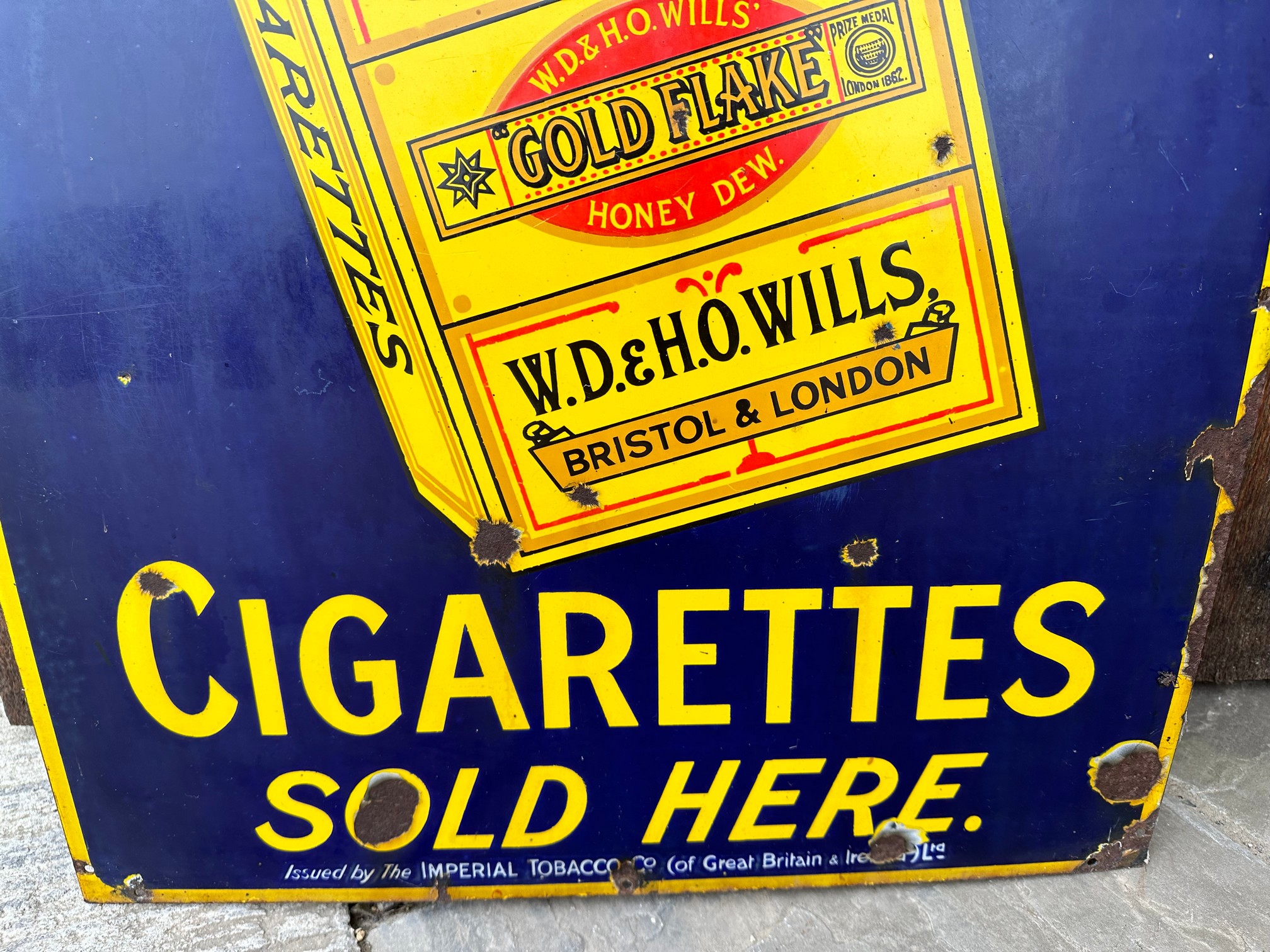 A Wills's Gold Flake Cigarettes Sold Here pictorial 'packet' enamel advertising sign, issued by - Image 6 of 6
