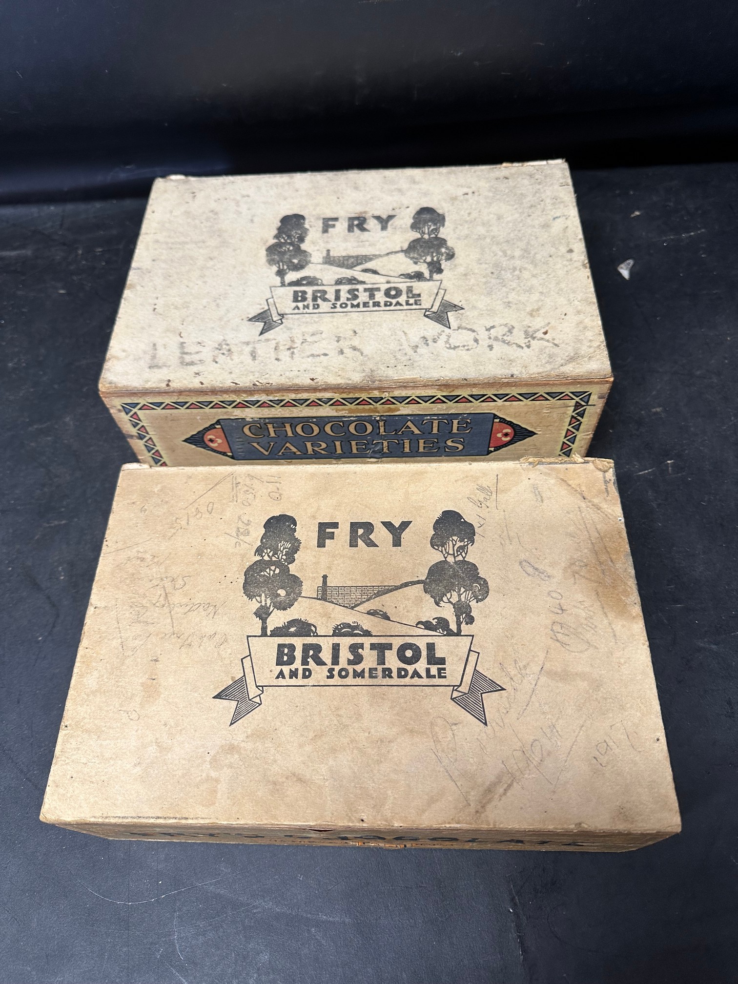 Two Fry's Chocolate of Bristol and Somerdale wooden counter top dispensing boxes 'Chocolate - Bild 2 aus 5
