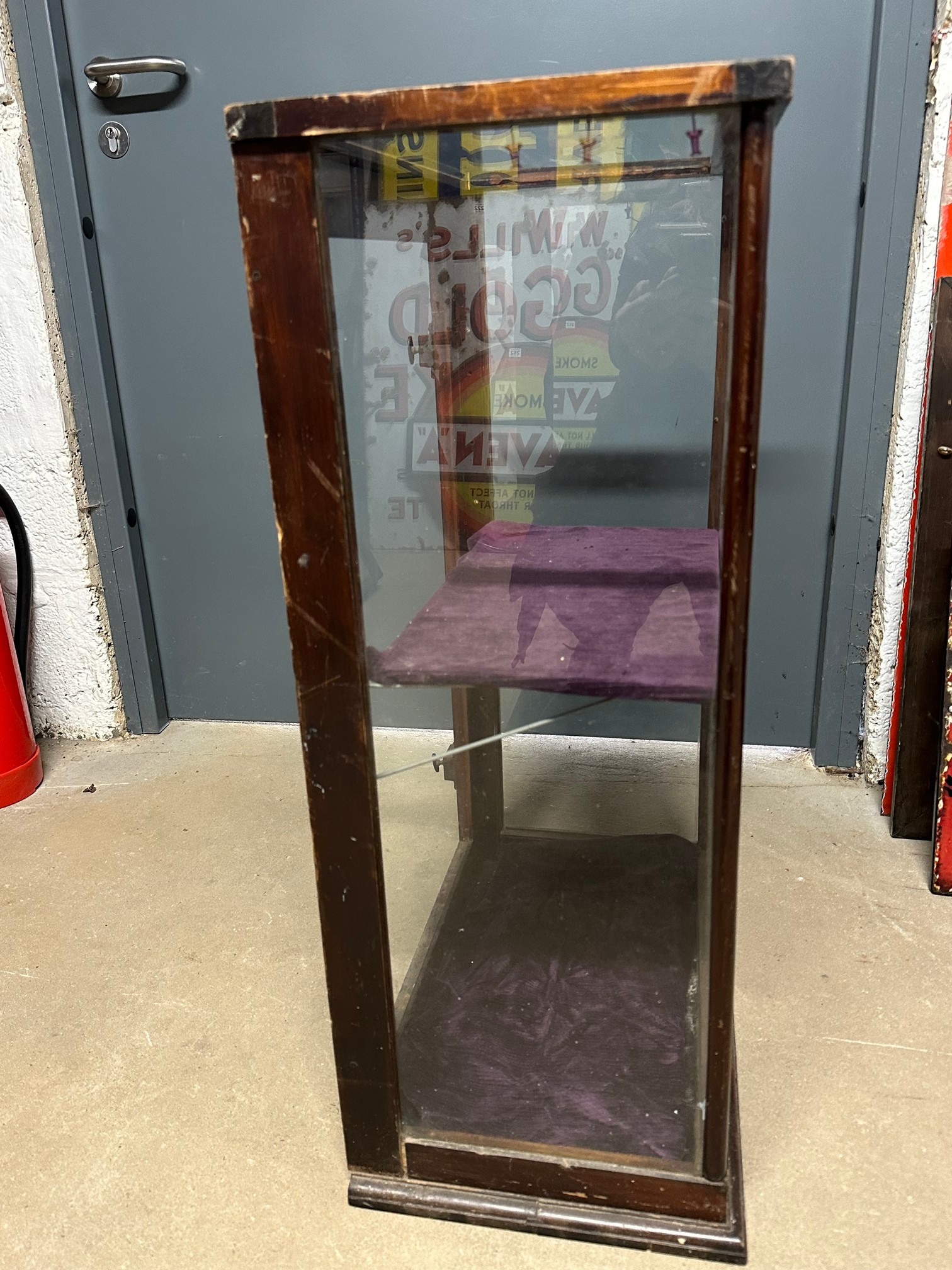 A glass display cabinet, 20 1/4" wide x 32 1/2" tall x 12 1/4" deep, glazing for rear door missing. - Image 5 of 5