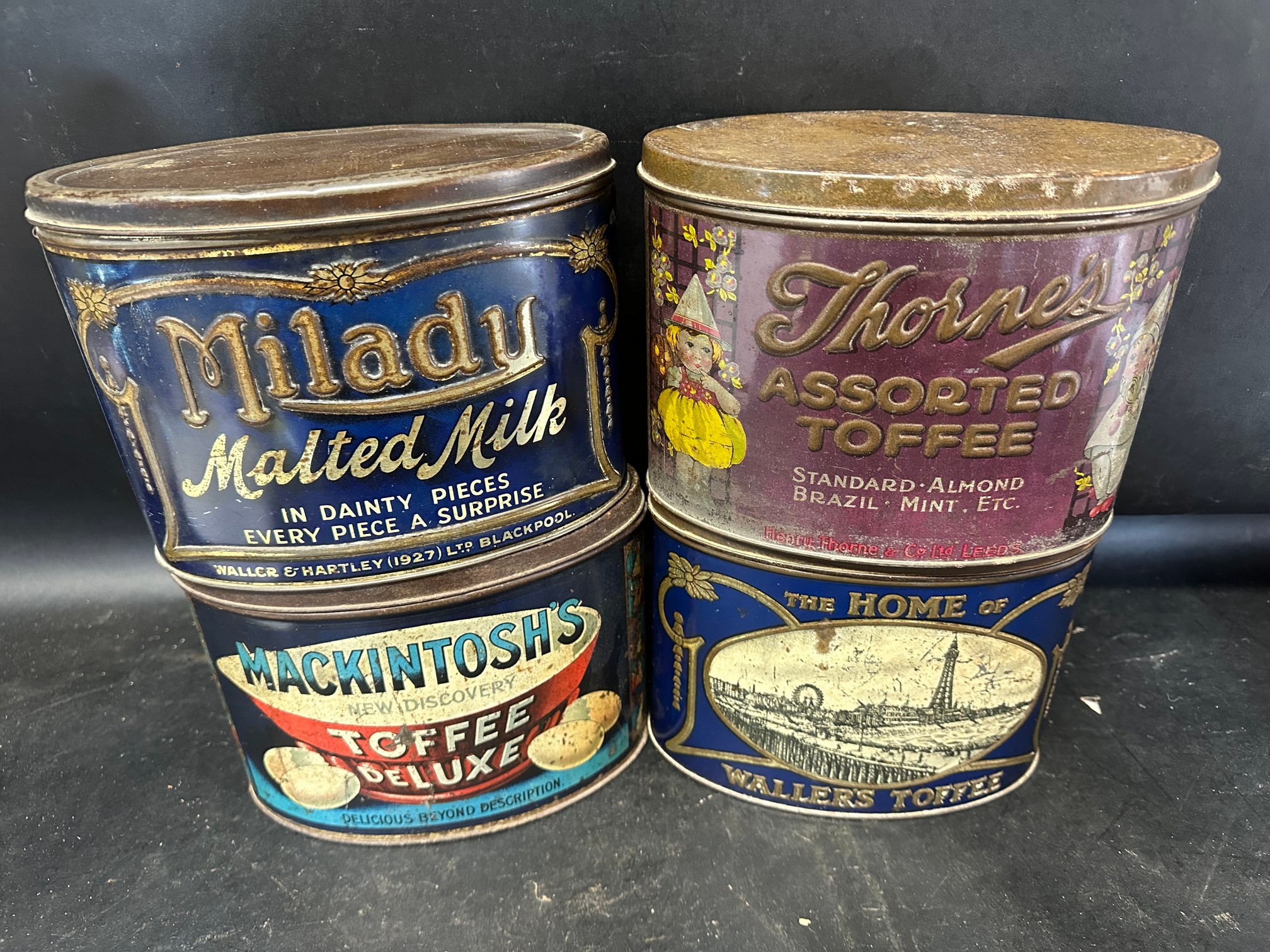 Four 1920s large toffee tins: Mackintosh's Toffee Deluxe, Thorne's of Leeds, Waller's Toffee with - Bild 2 aus 4