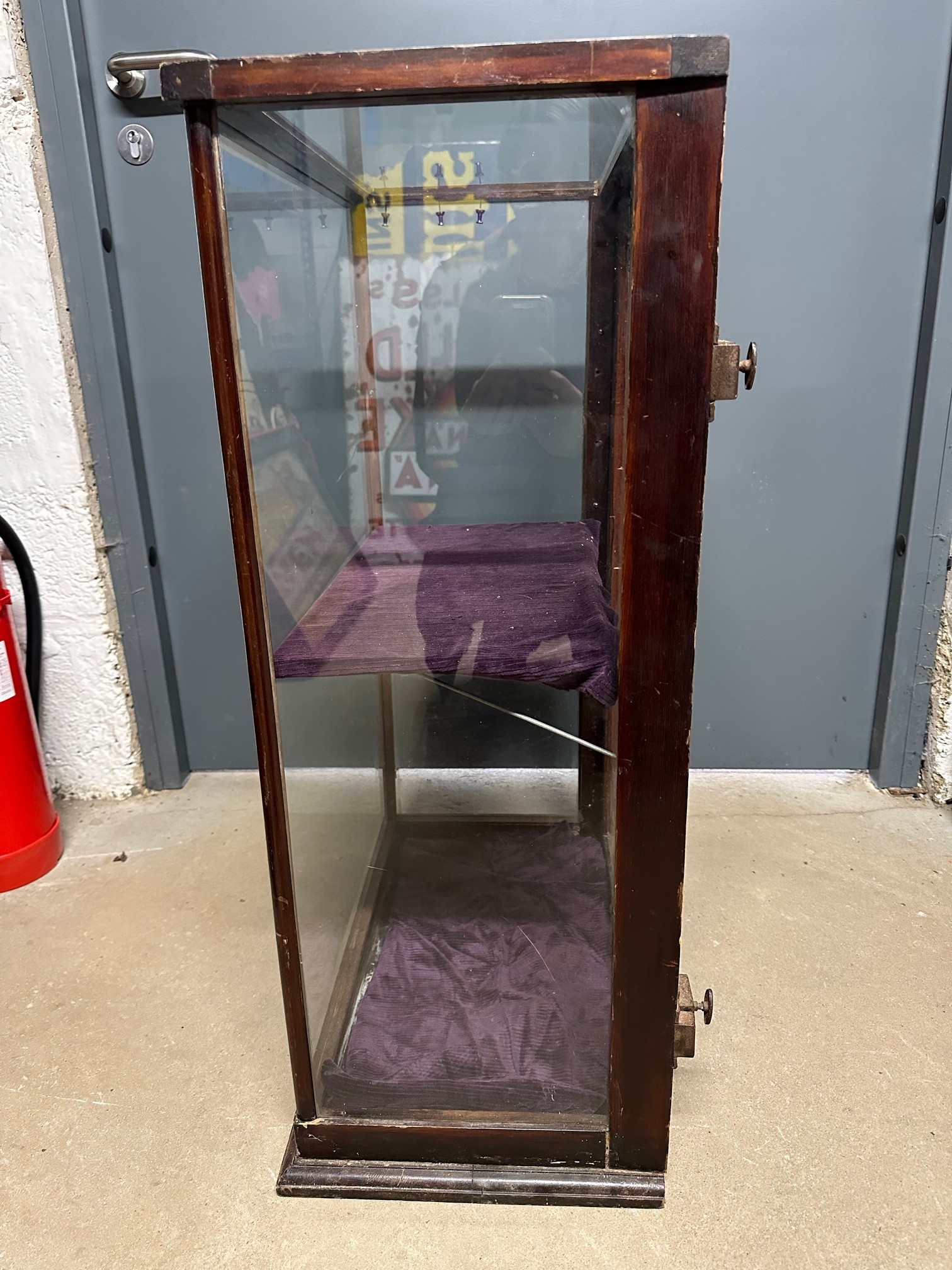 A glass display cabinet, 20 1/4" wide x 32 1/2" tall x 12 1/4" deep, glazing for rear door missing. - Image 4 of 5