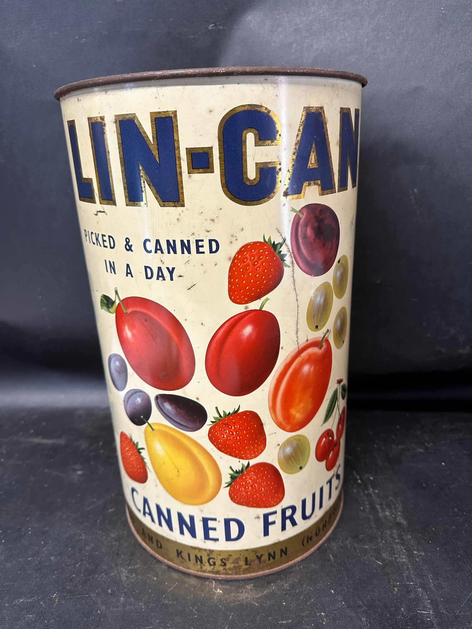 A large Lin-Can Canned Fruits & Vegetables advertising display can for Lincolnshire Canners Ltd - Image 2 of 4