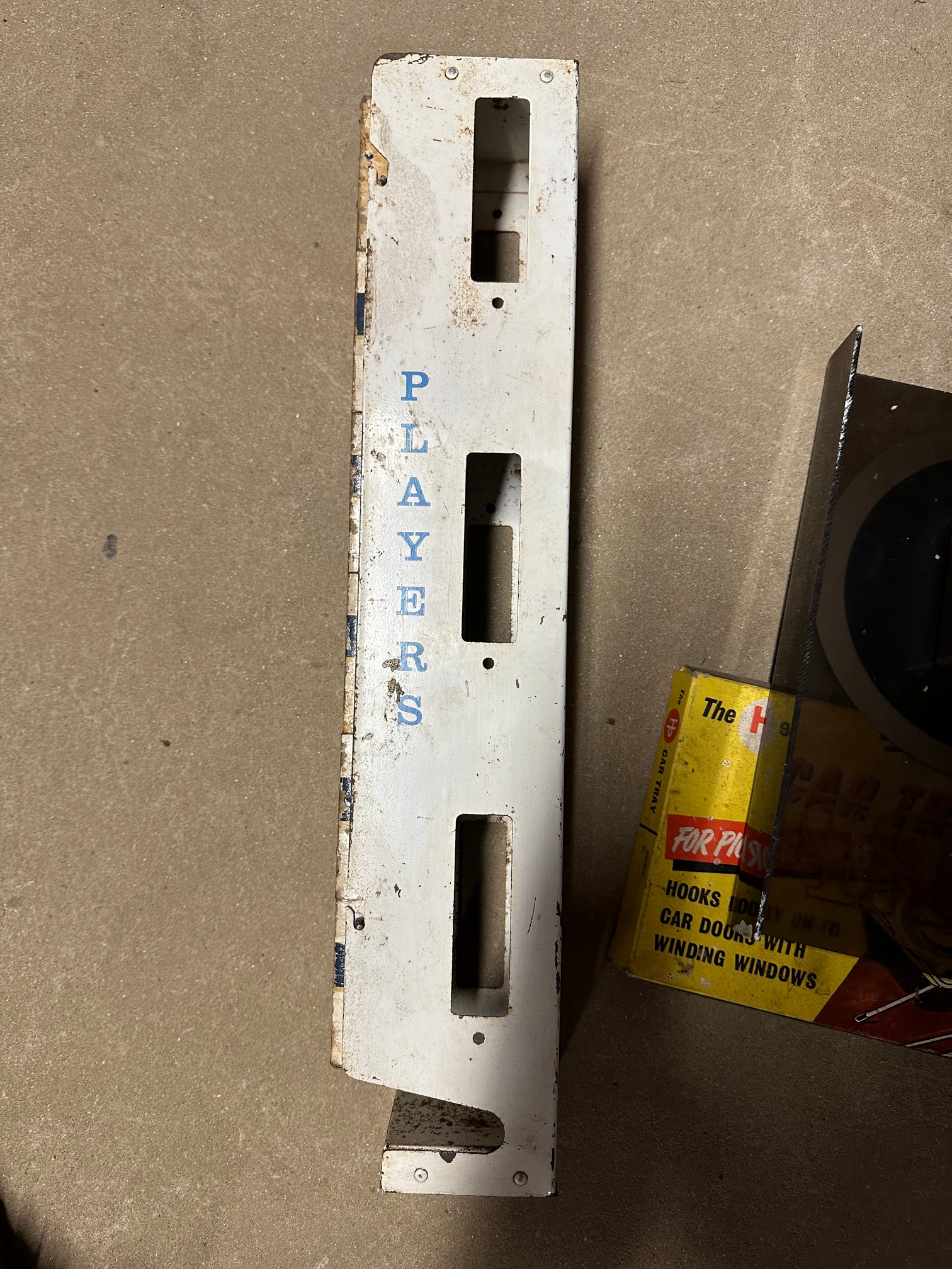 A Player's Navy Cut vending machine/dispenser, a tin of dominoes with Wills's STAR Cigarettes - Image 3 of 8