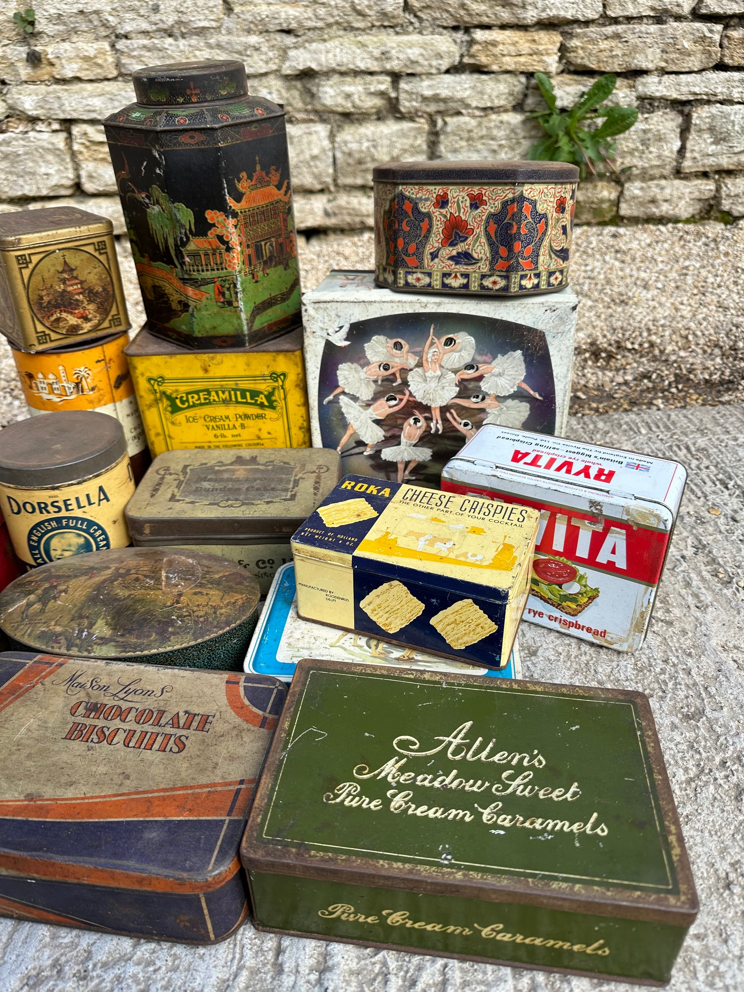 A selection of food tins inc. Maison Lyons, Dorsella, Oster Milk, Peek Frean's Co-op etc. - Image 5 of 5