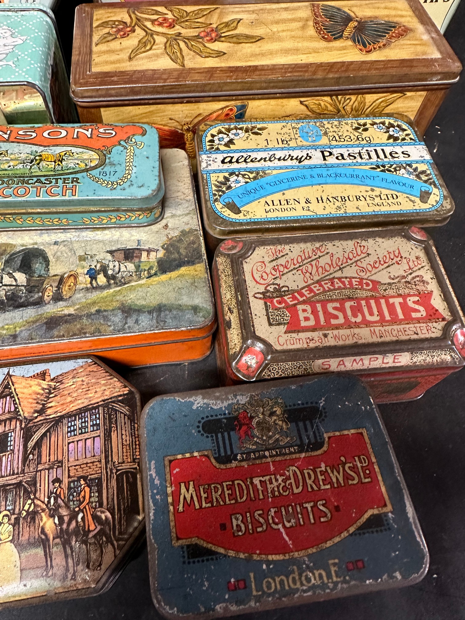 Two trays of confectionery tins inc. Huntley and Palmers, Clarnico, G W Horner, Macfarlane, Lang & - Image 7 of 7